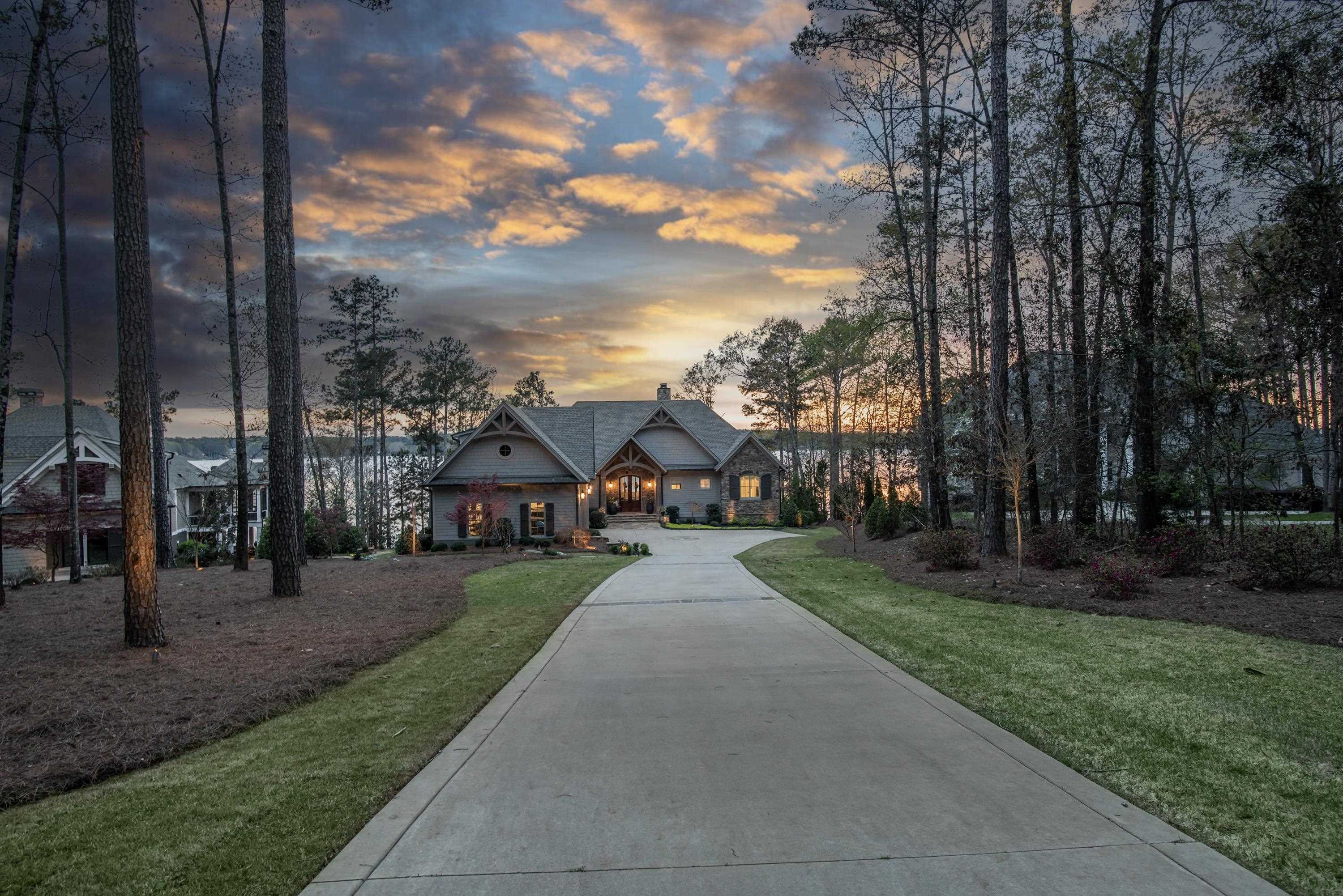 1121 KINGFISHER POINT