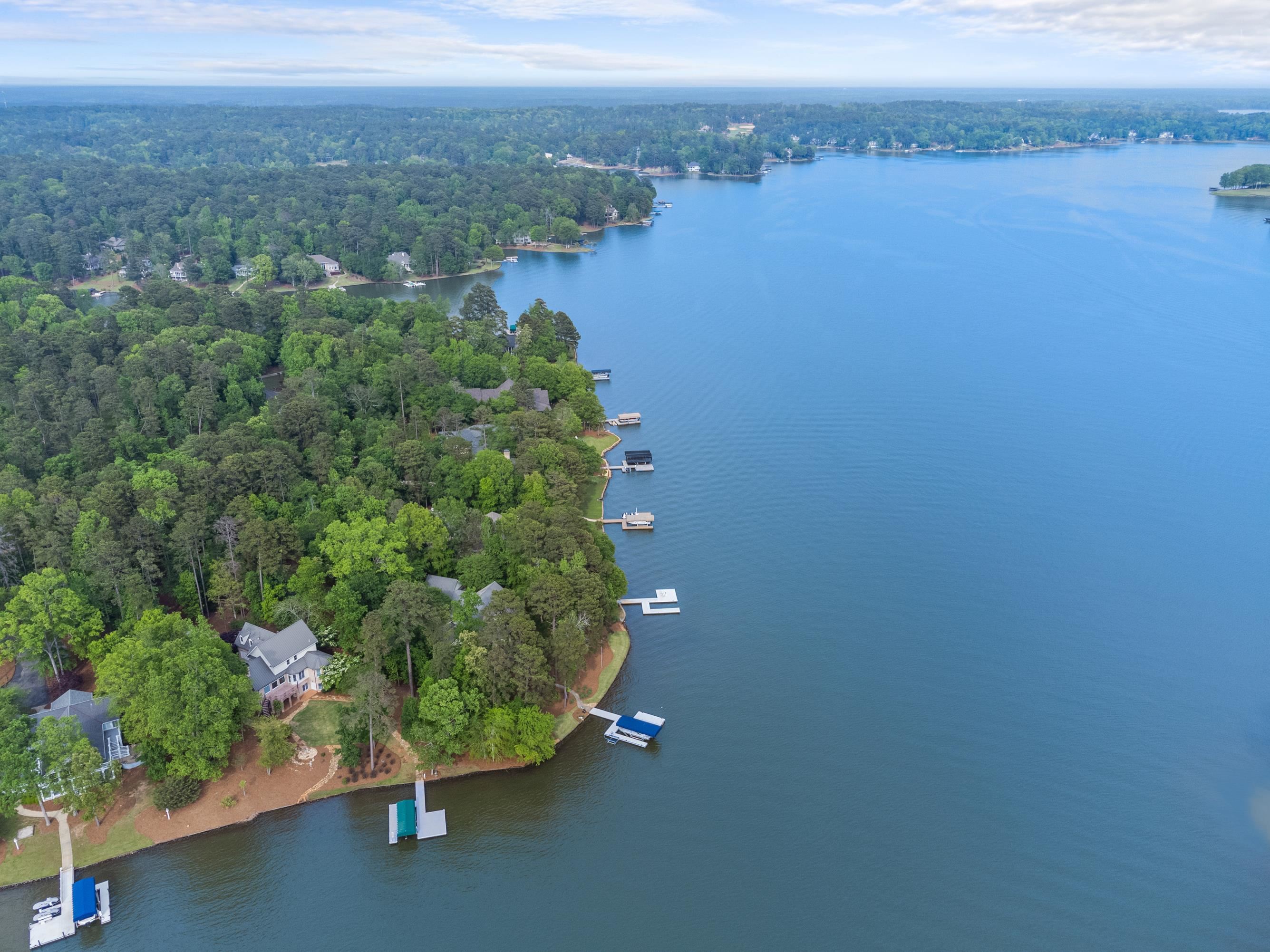1121 HORSESHOE DRIVE