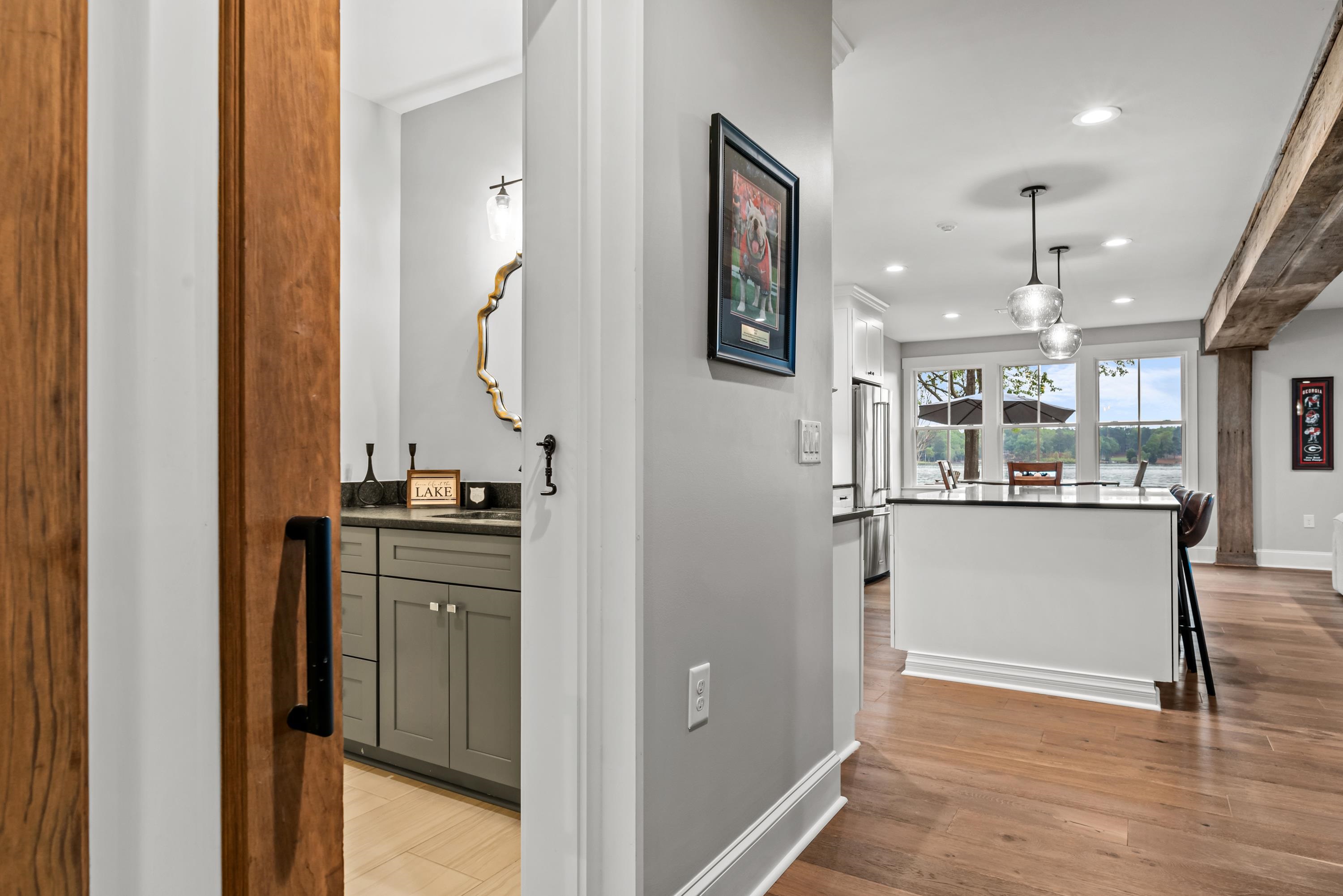 1121 HORSESHOE DRIVE