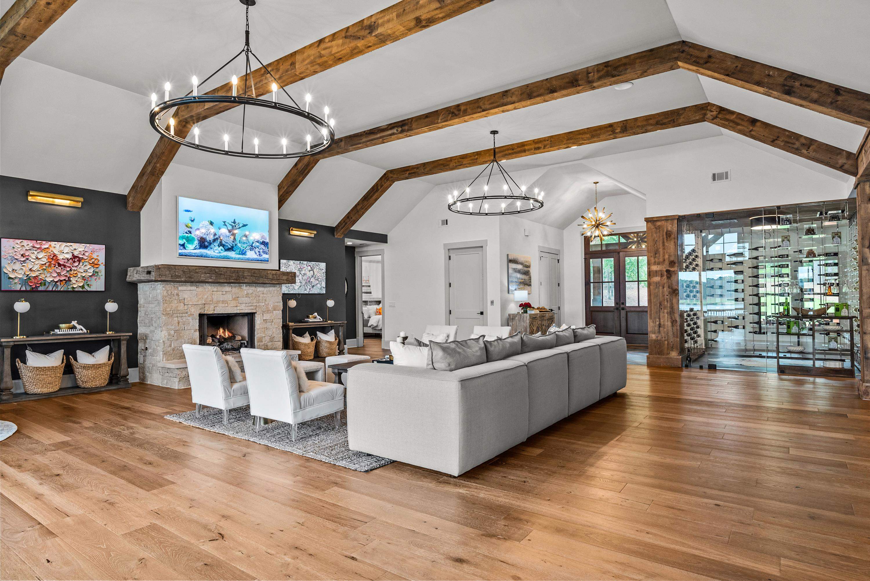 1121 HORSESHOE DRIVE