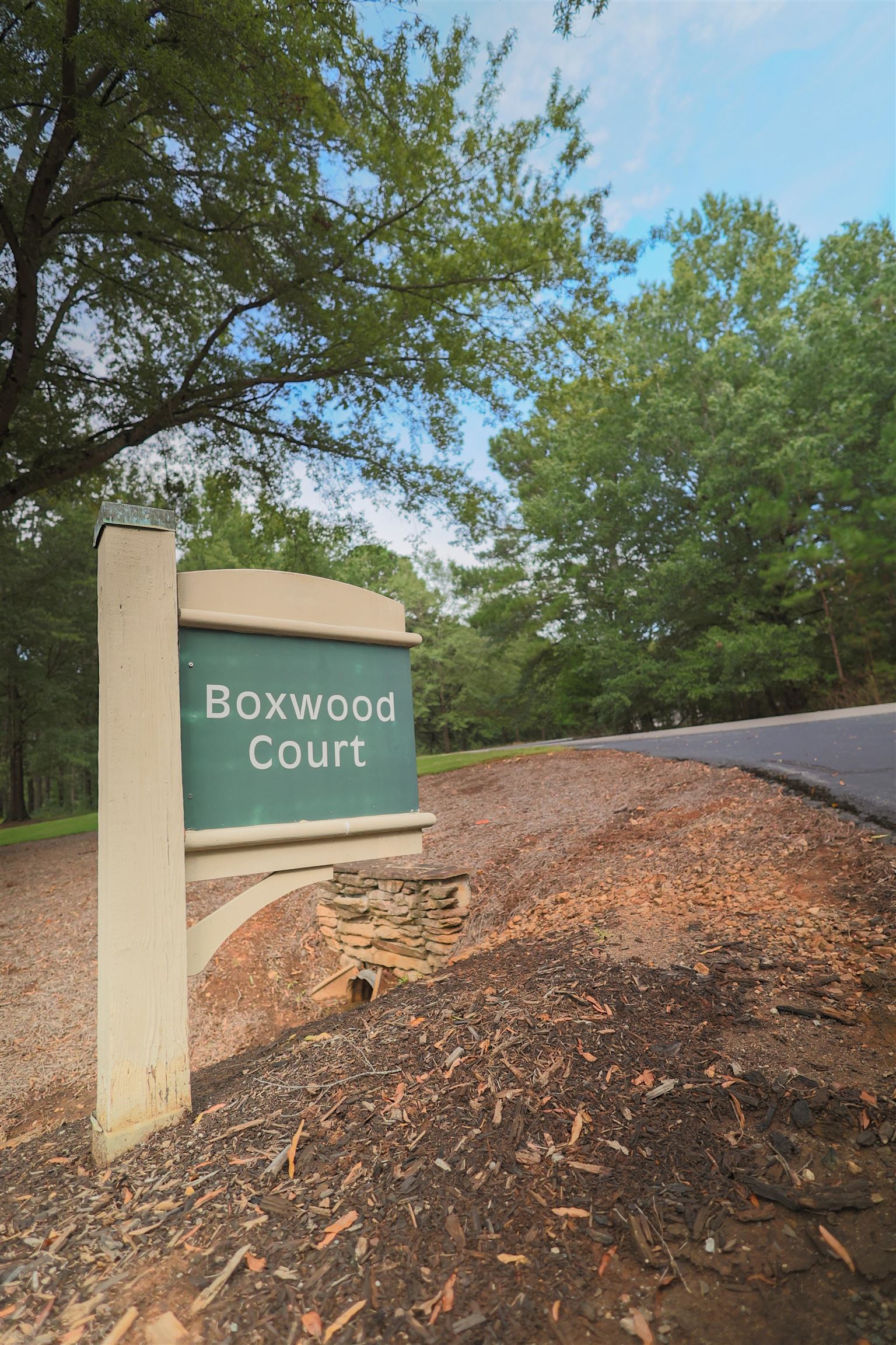 113 BOXWOOD COURT