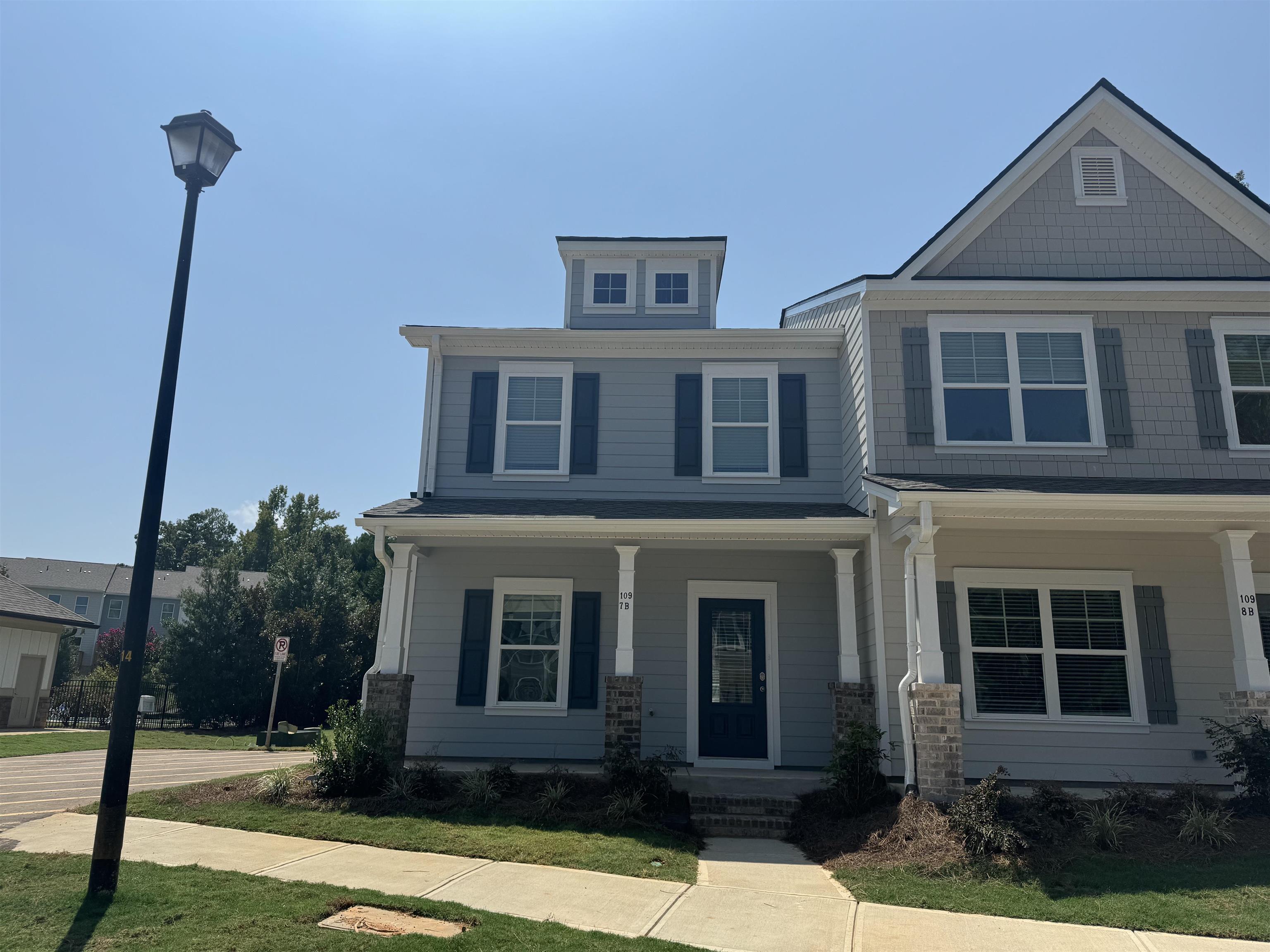 109 CRANE LANE Unit: Building 6, Unit 7B