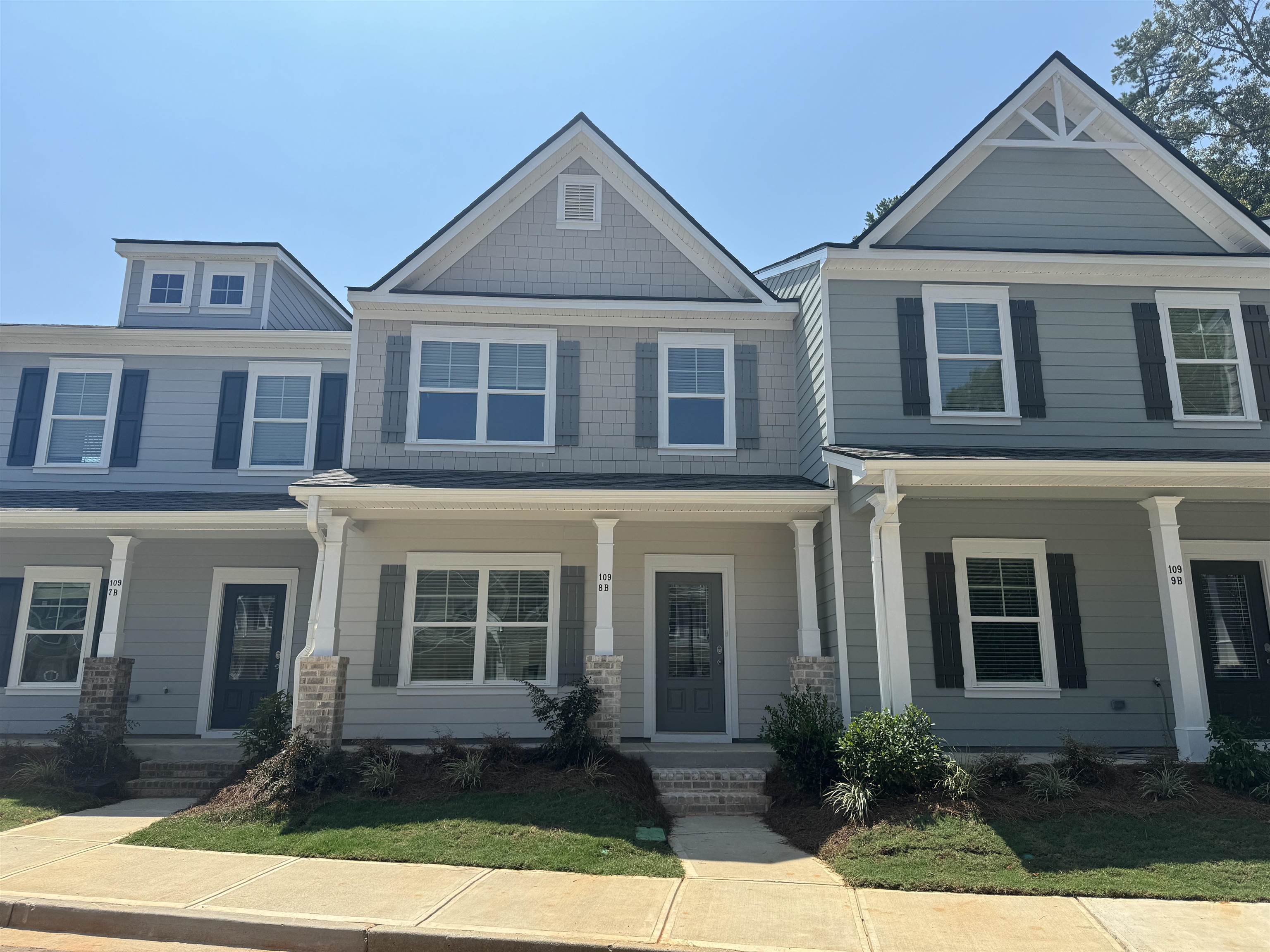 109 CRANE LANE Unit: Building 6, Unit 8B