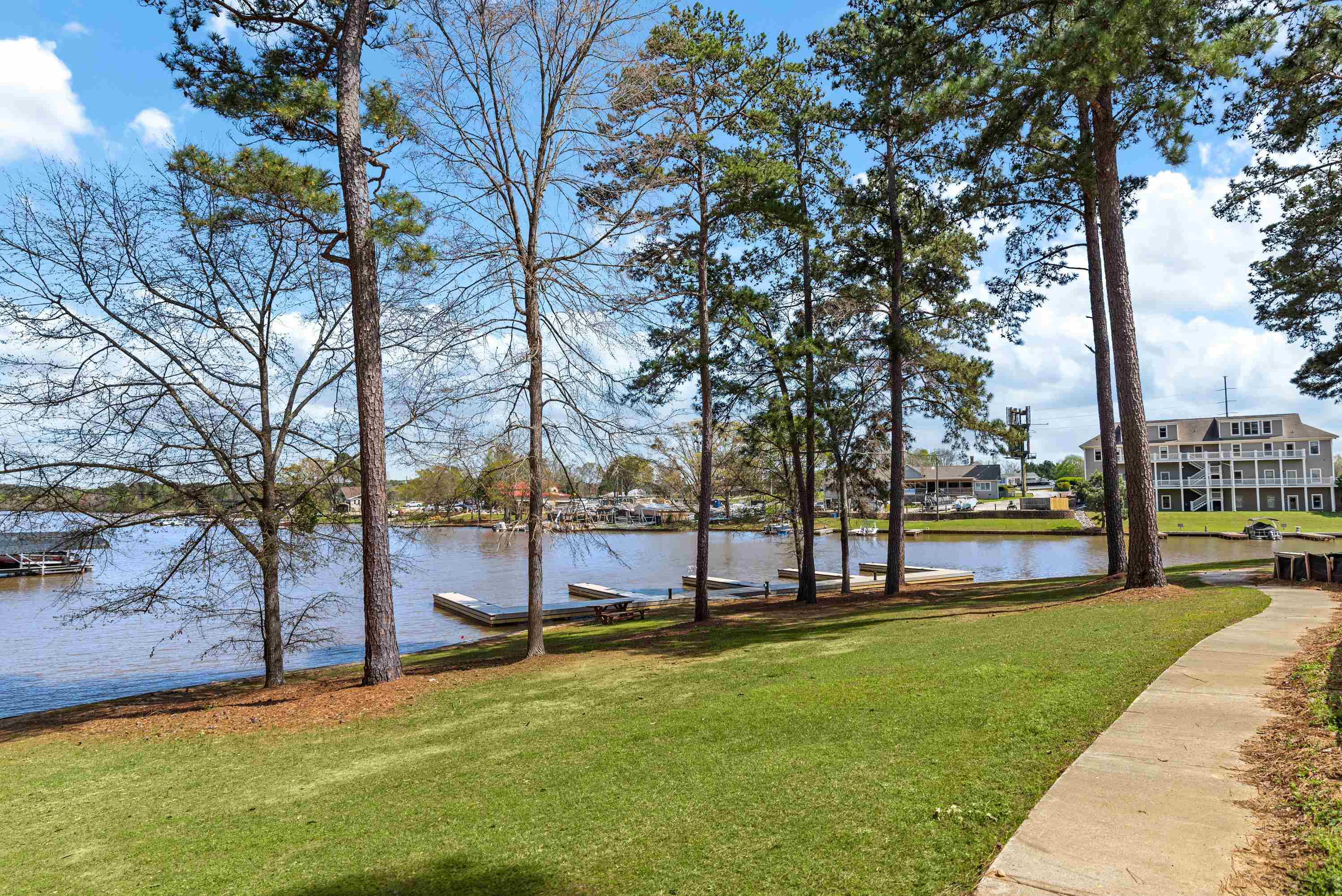109 CRANE LANE Unit: Building 6, Unit 8B
