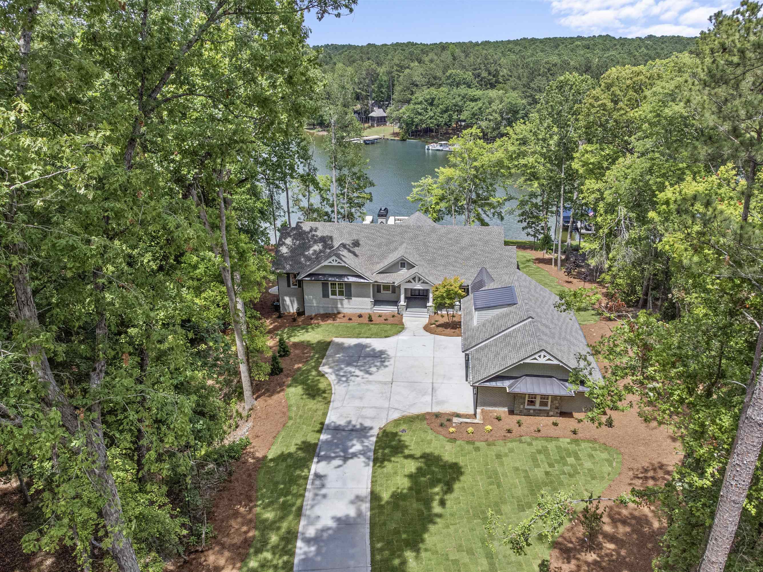 1010 DAVISON LANE