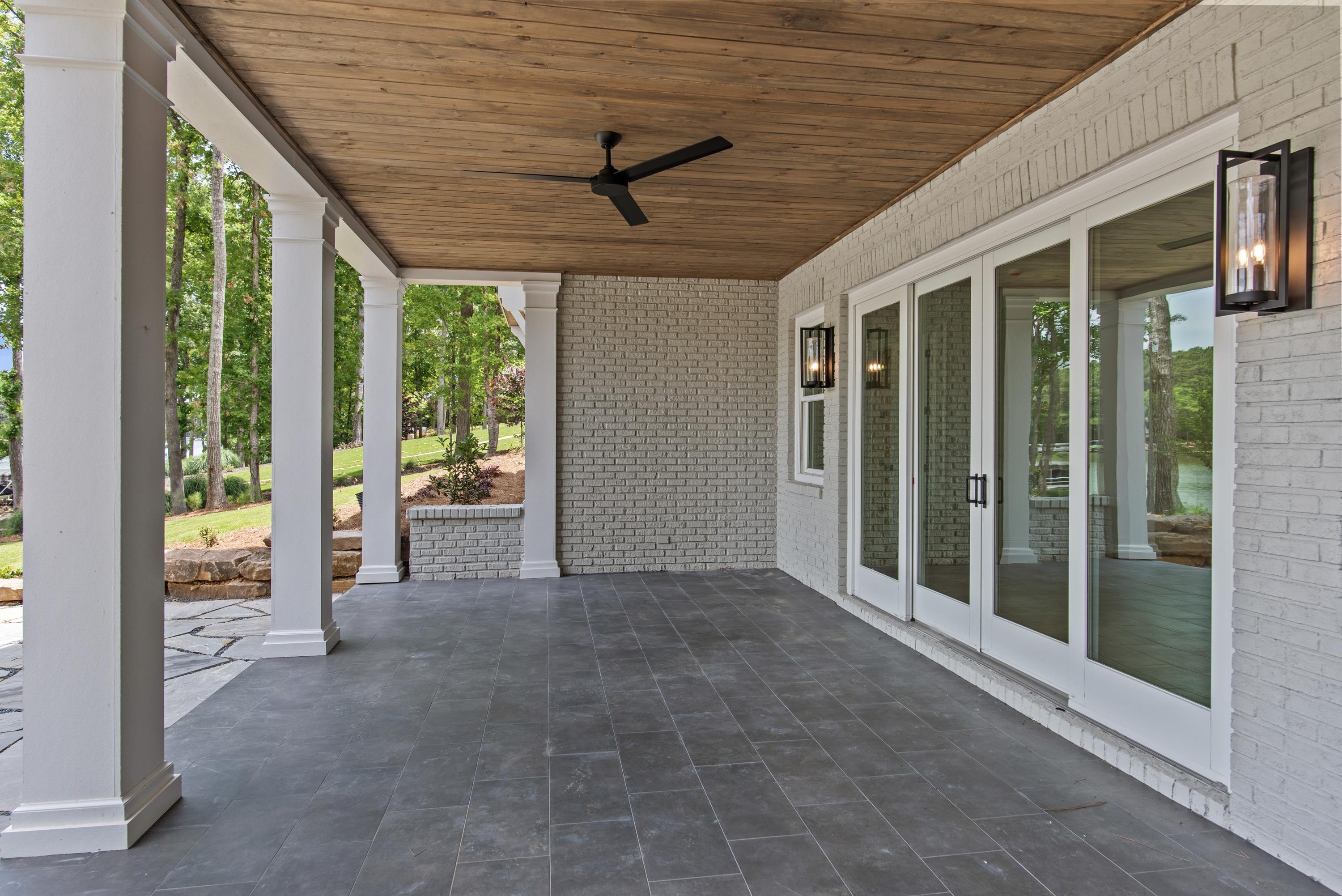 1010 DAVISON LANE