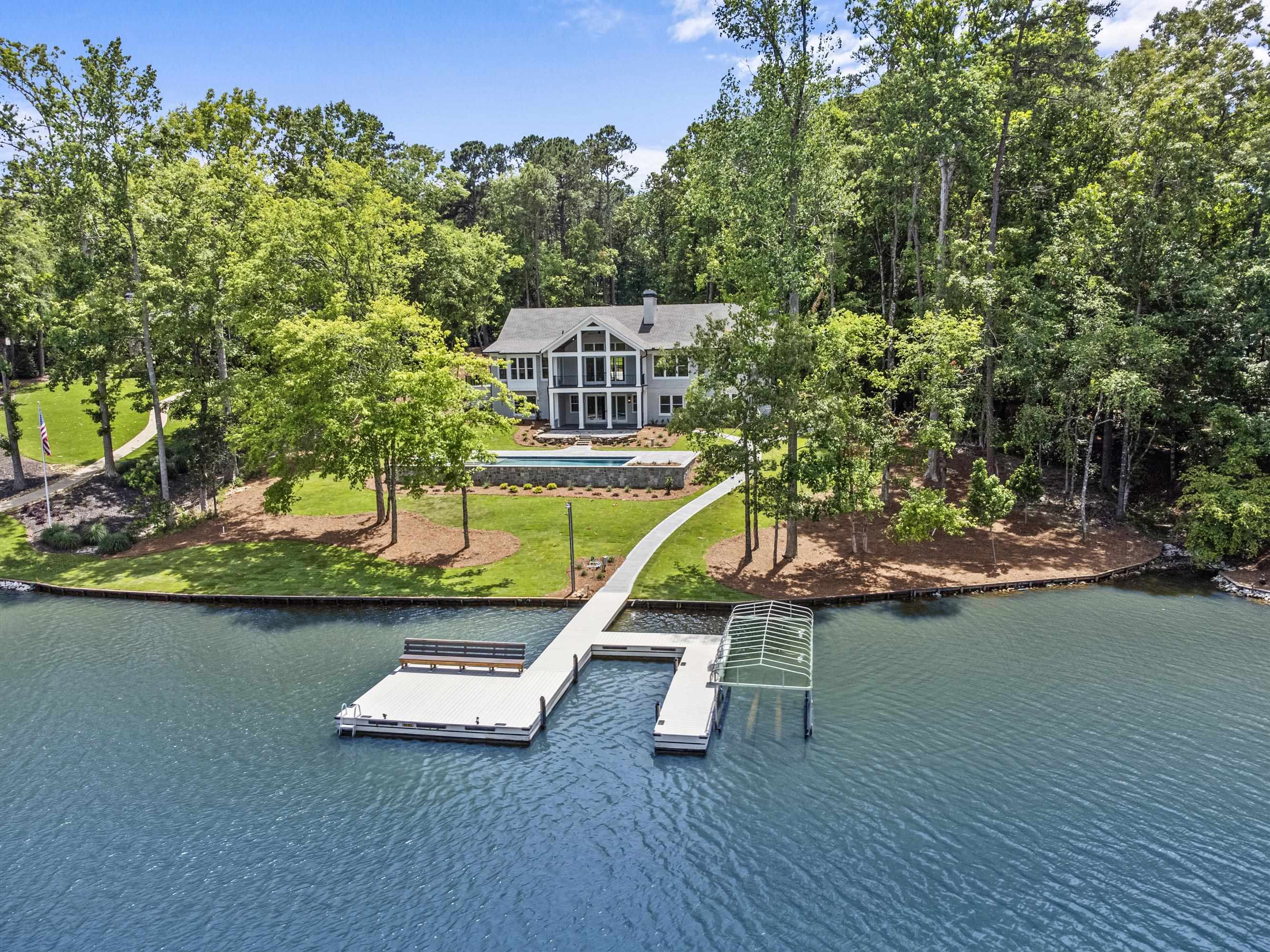 1010 DAVISON LANE