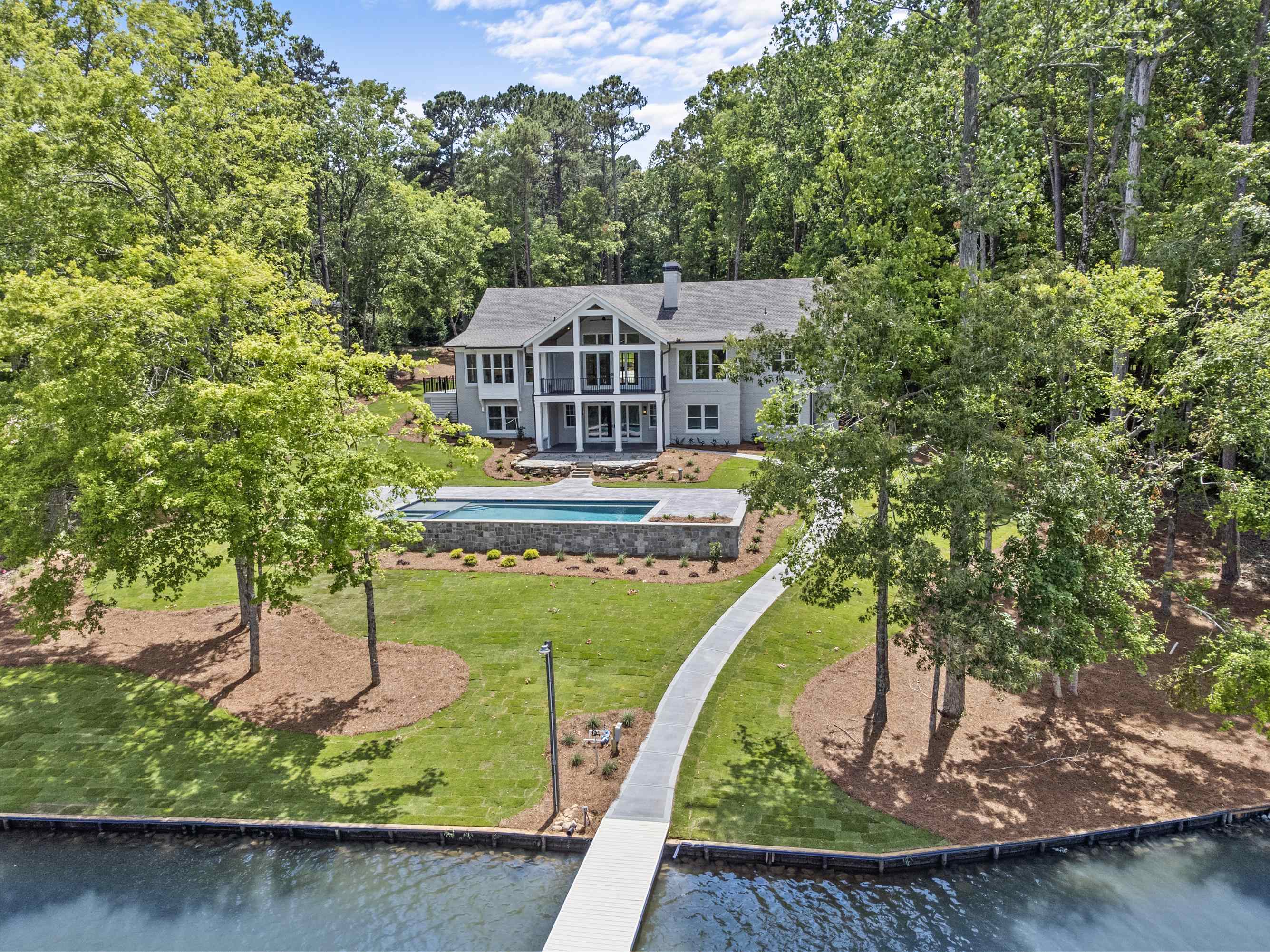 1010 DAVISON LANE