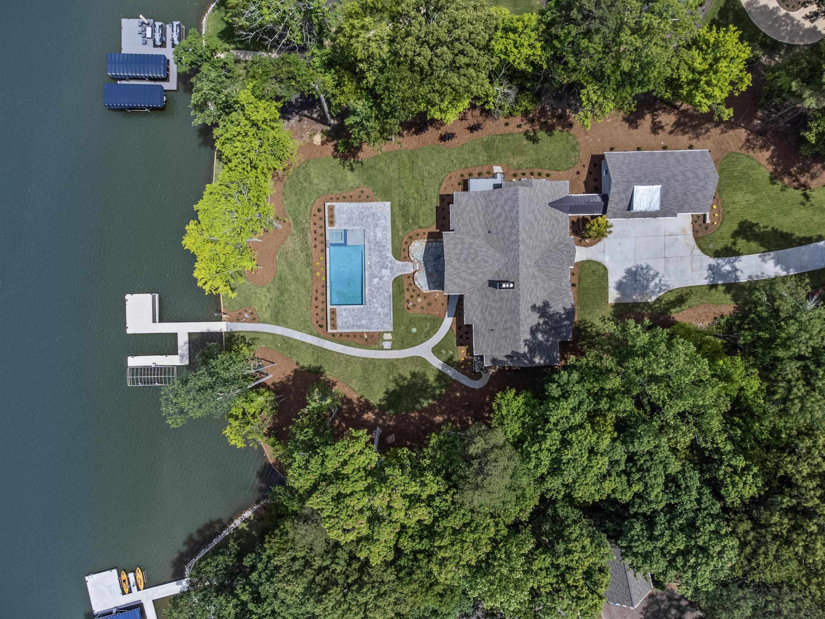 1010 DAVISON LANE