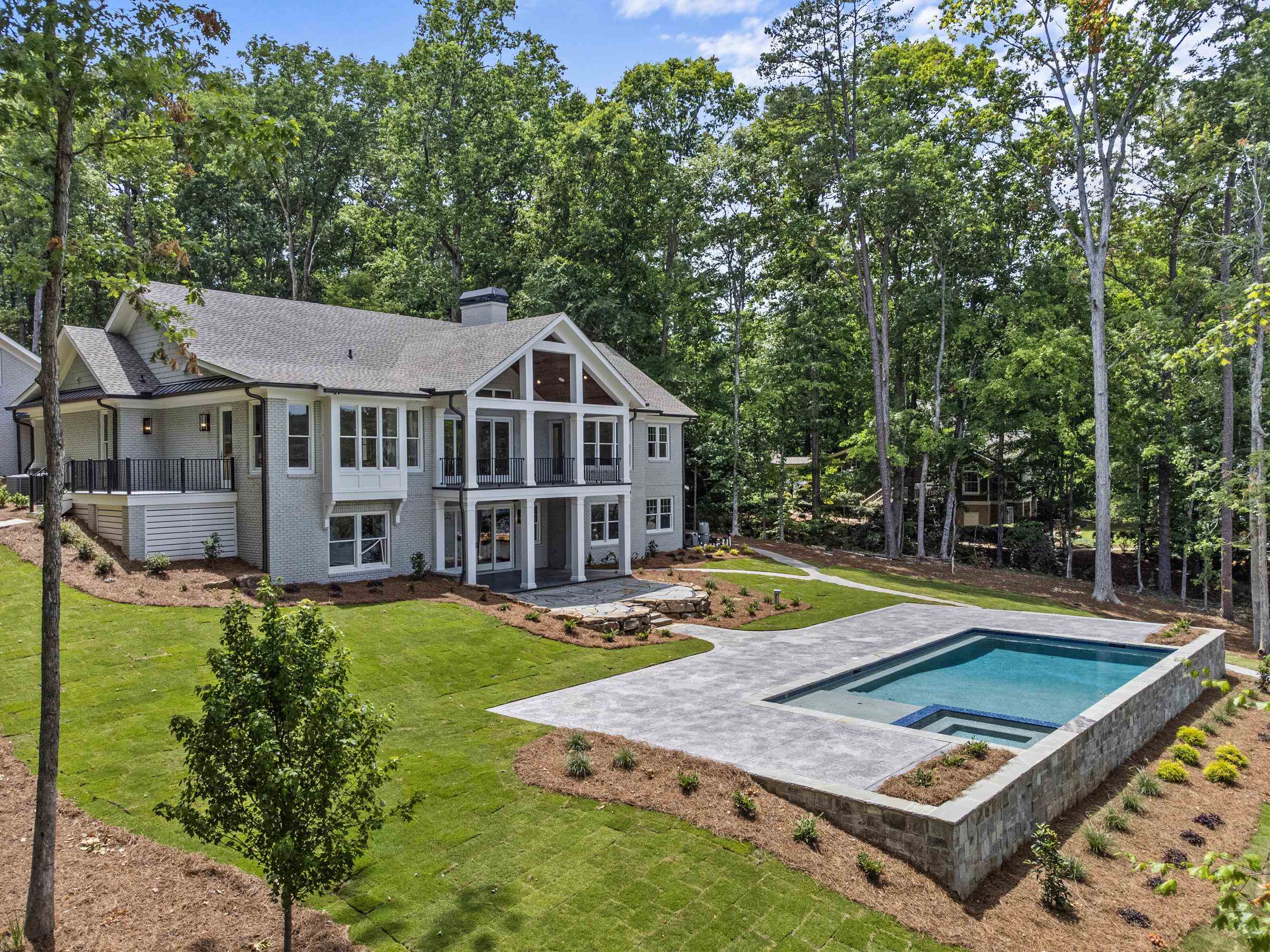 1010 DAVISON LANE