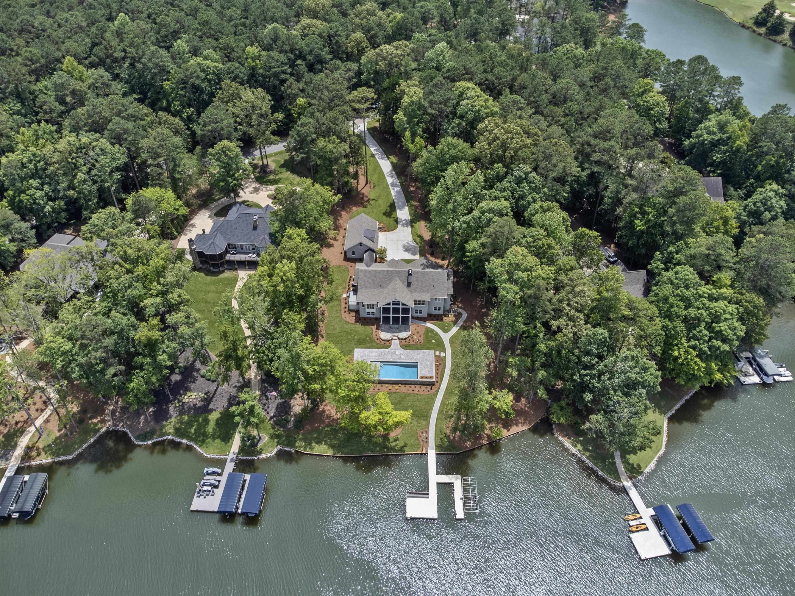 1010 DAVISON LANE