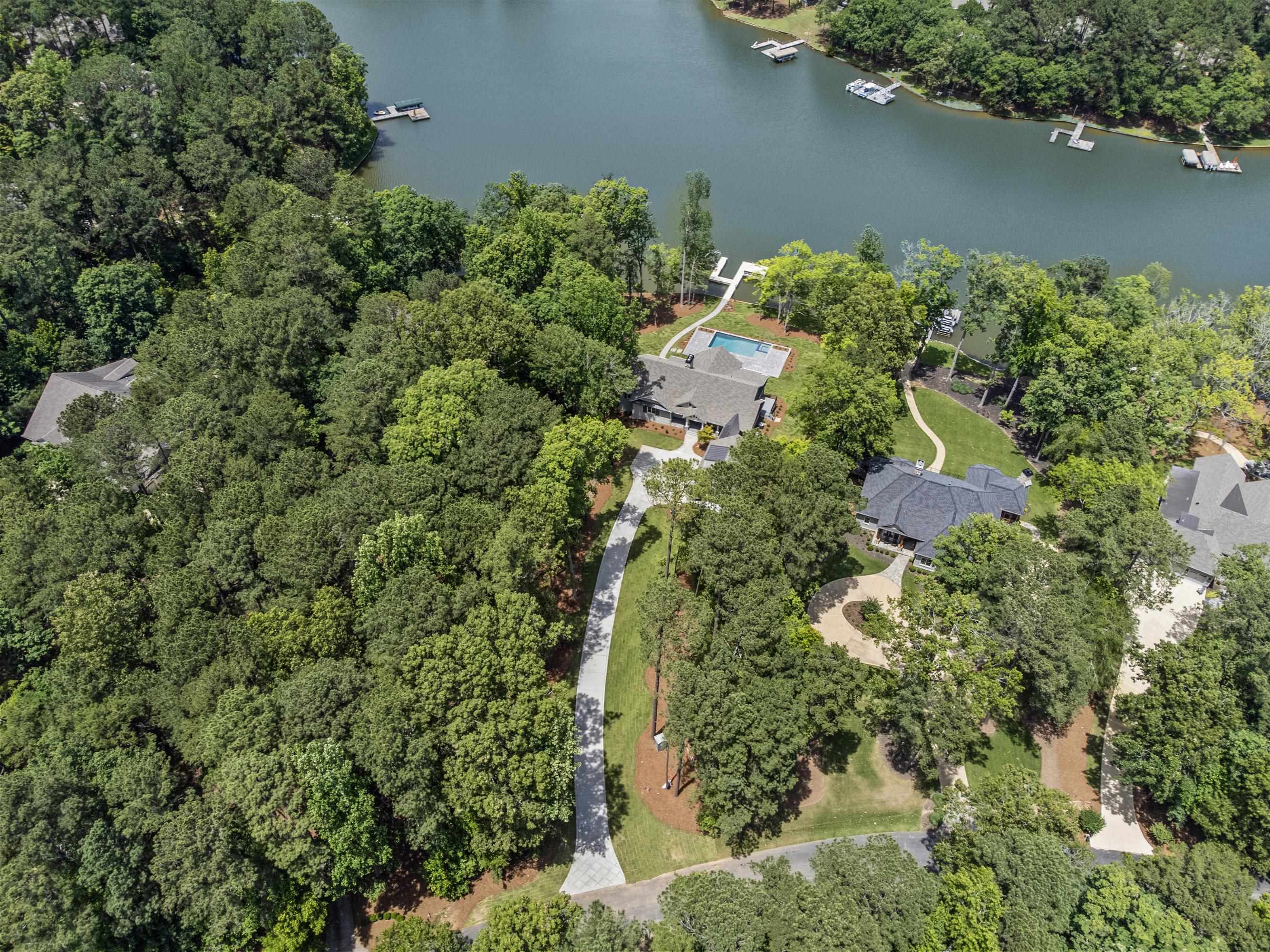1010 DAVISON LANE