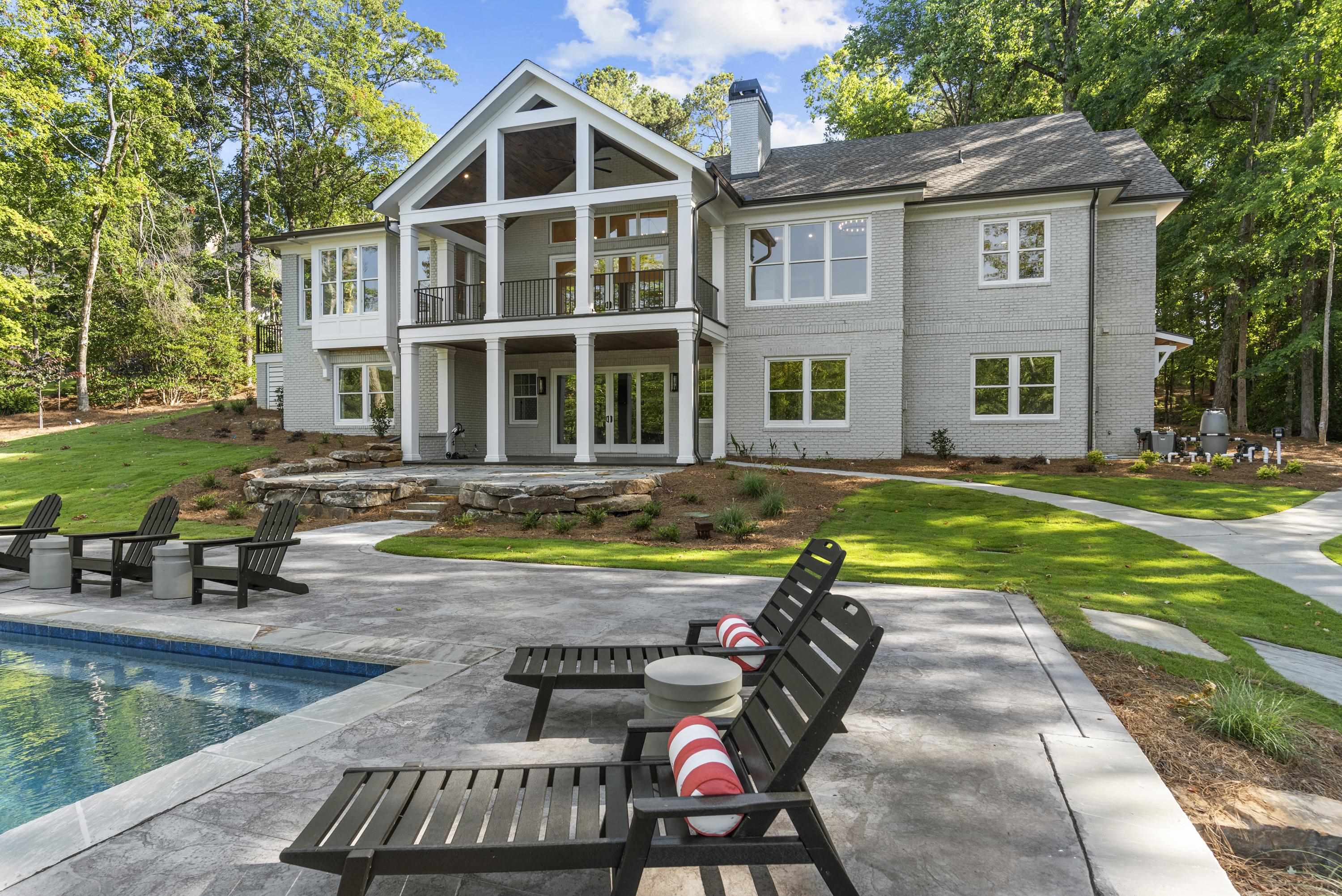 1010 DAVISON LANE