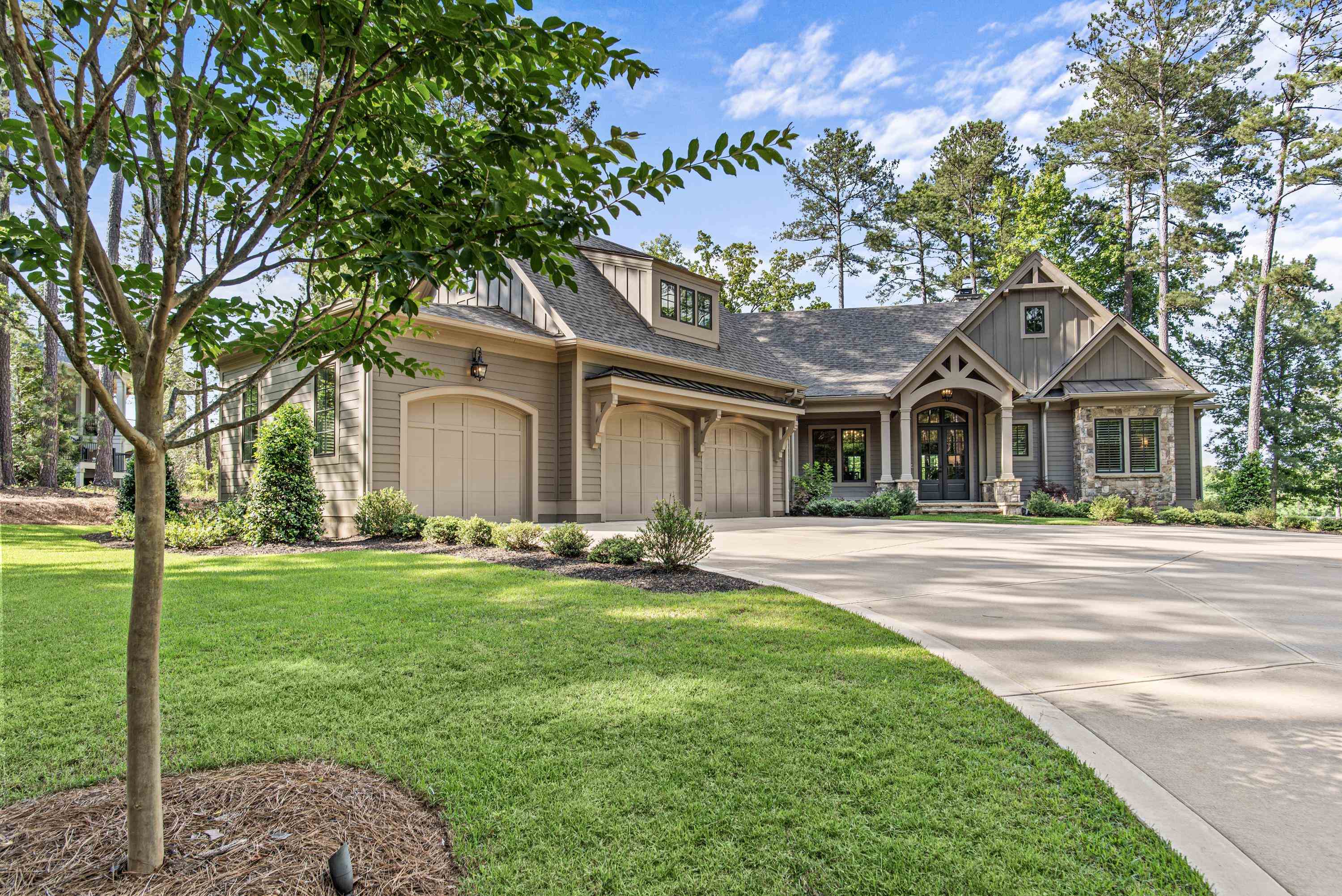 1080 CURTRIGHT PLACE