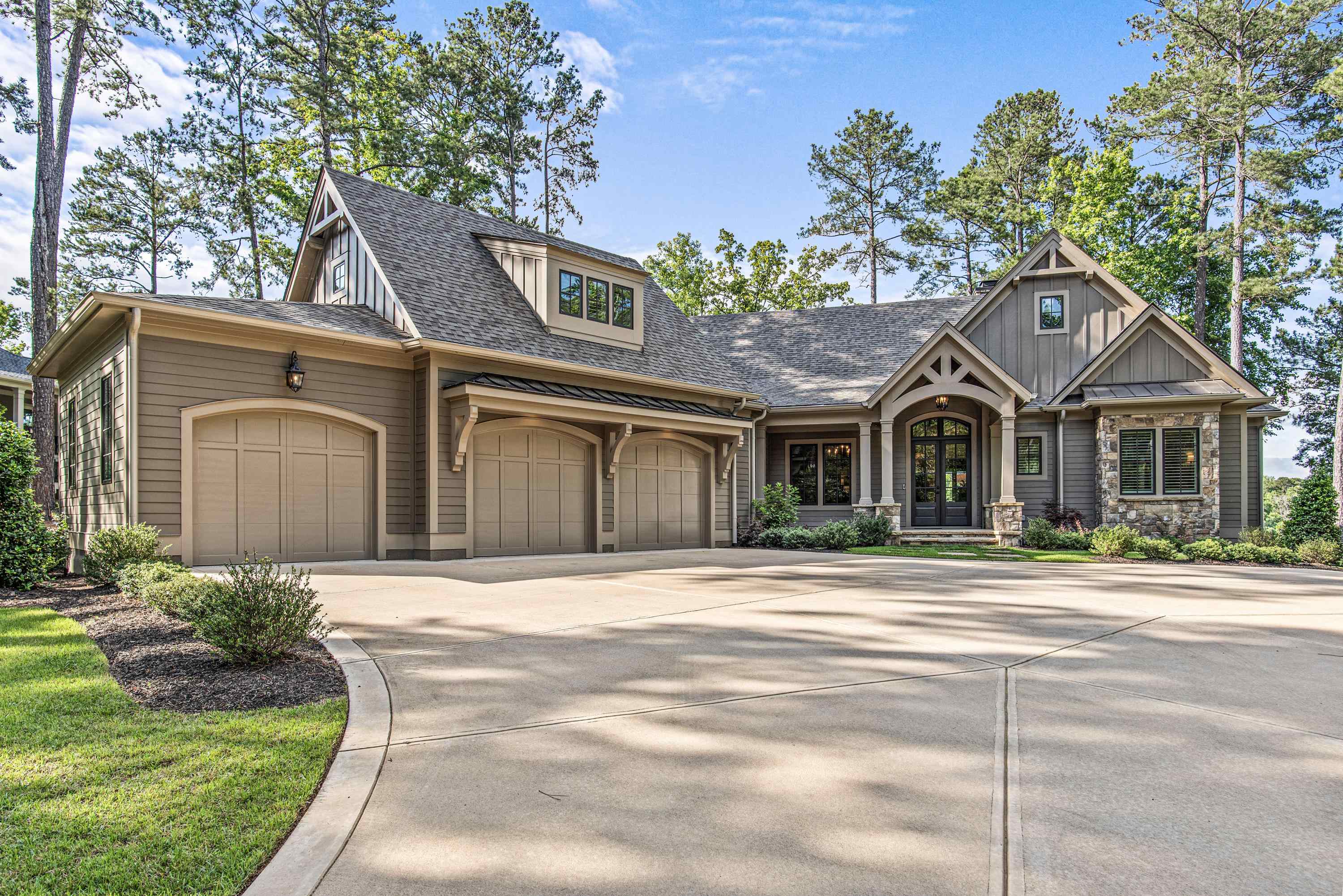 1080 CURTRIGHT PLACE