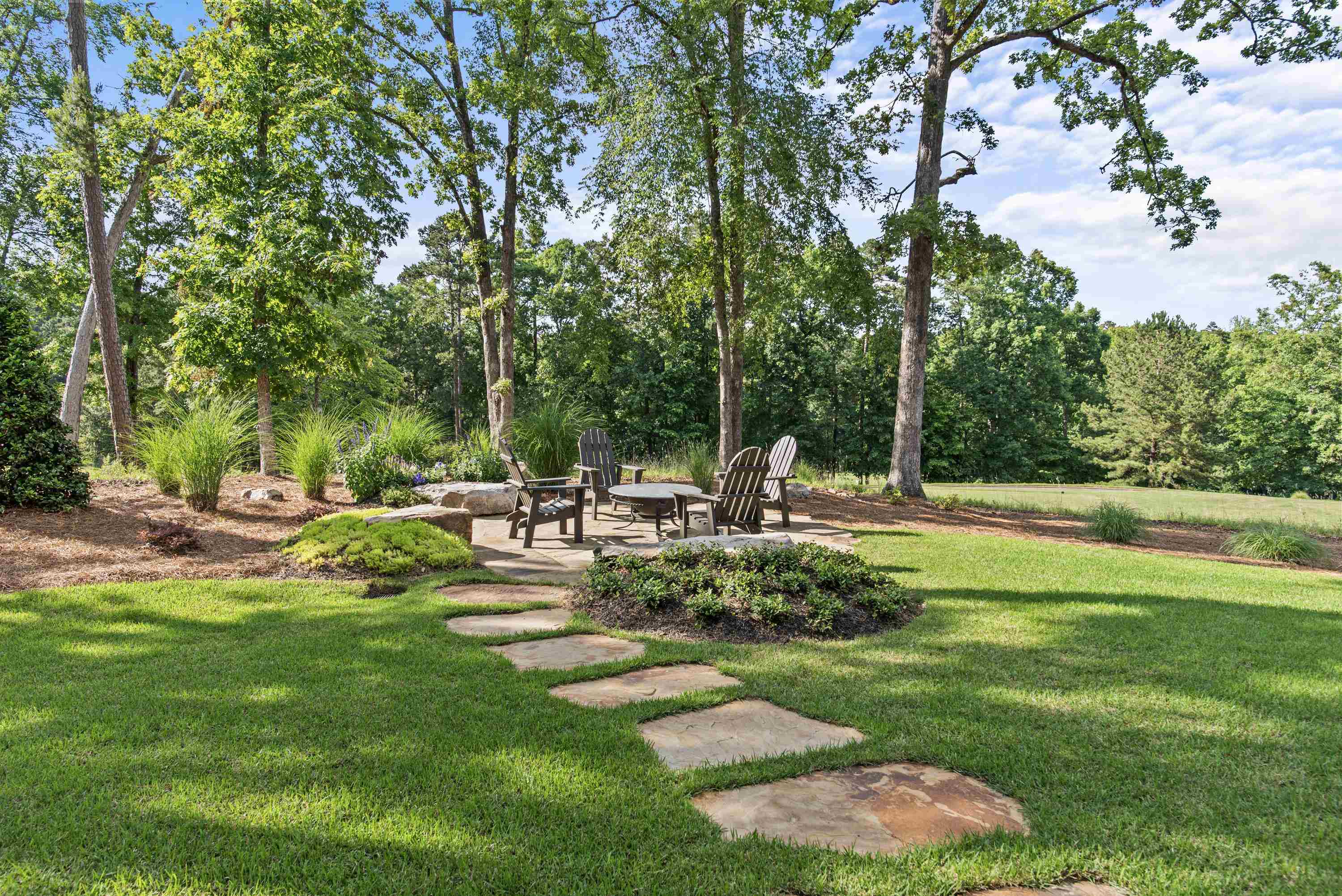 1080 CURTRIGHT PLACE