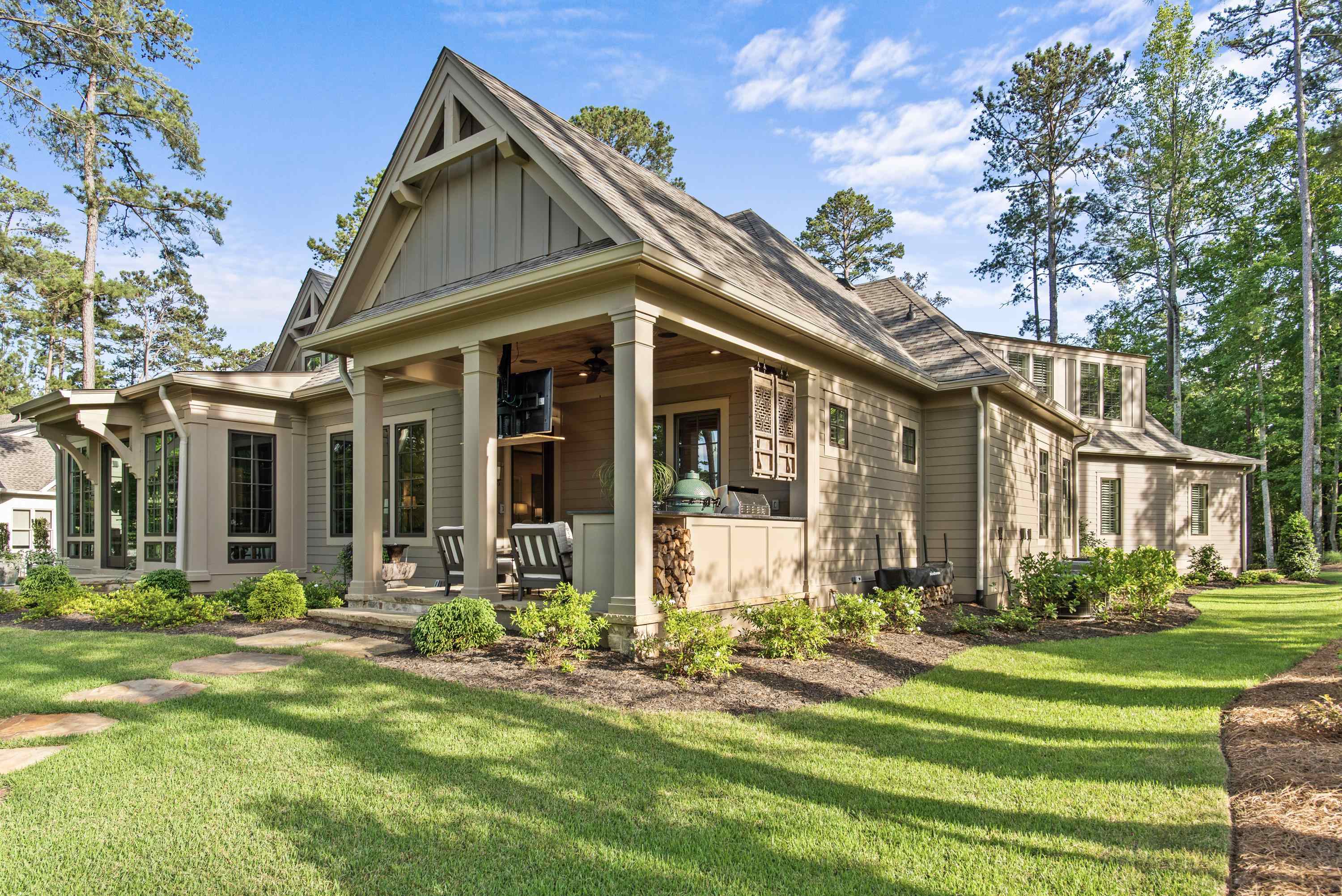 1080 CURTRIGHT PLACE