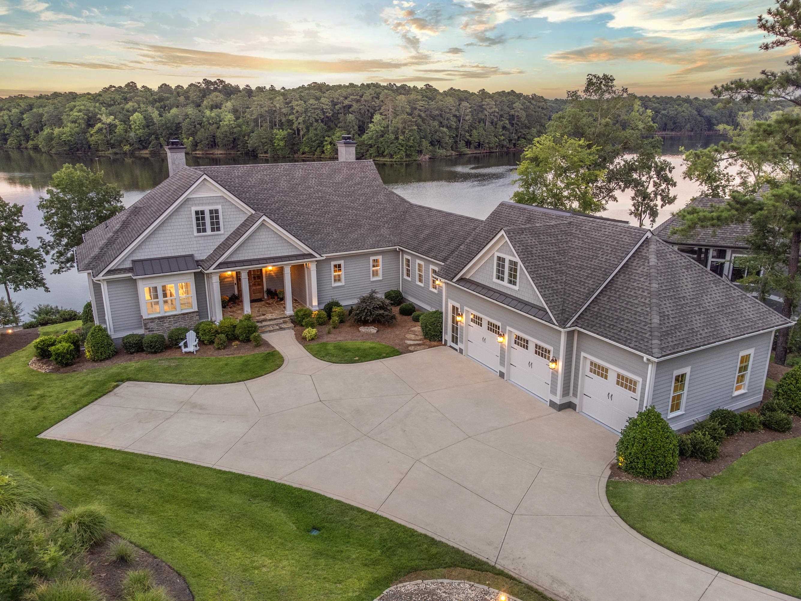 1060 RIDGE GROVE