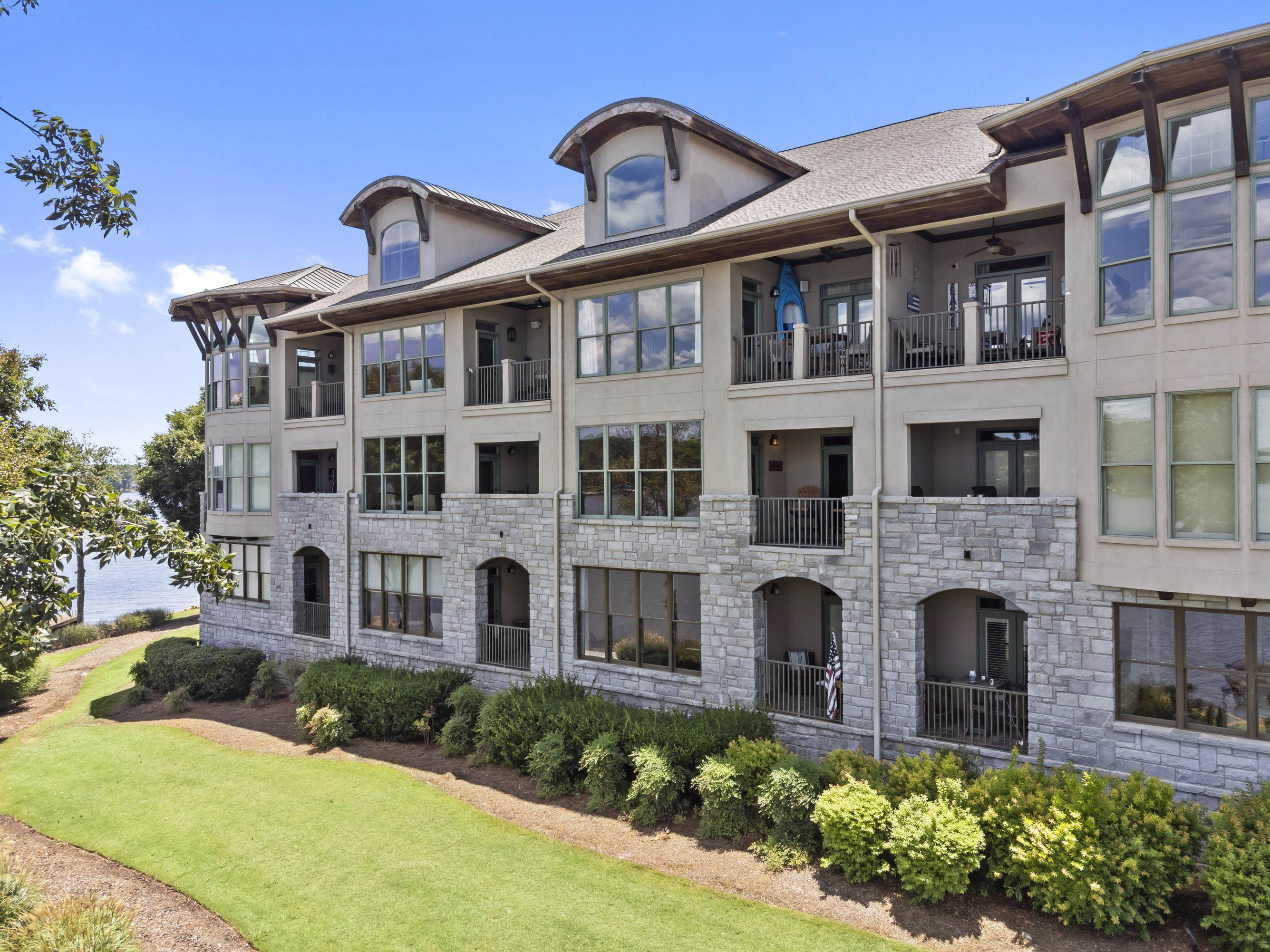 116 INDIAN SUMMER PATH Unit: Building B Unit 206