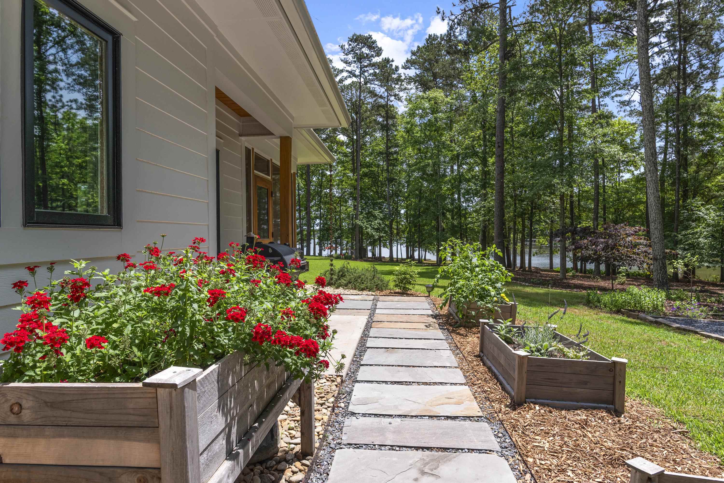 225 FAWNFIELD COURT