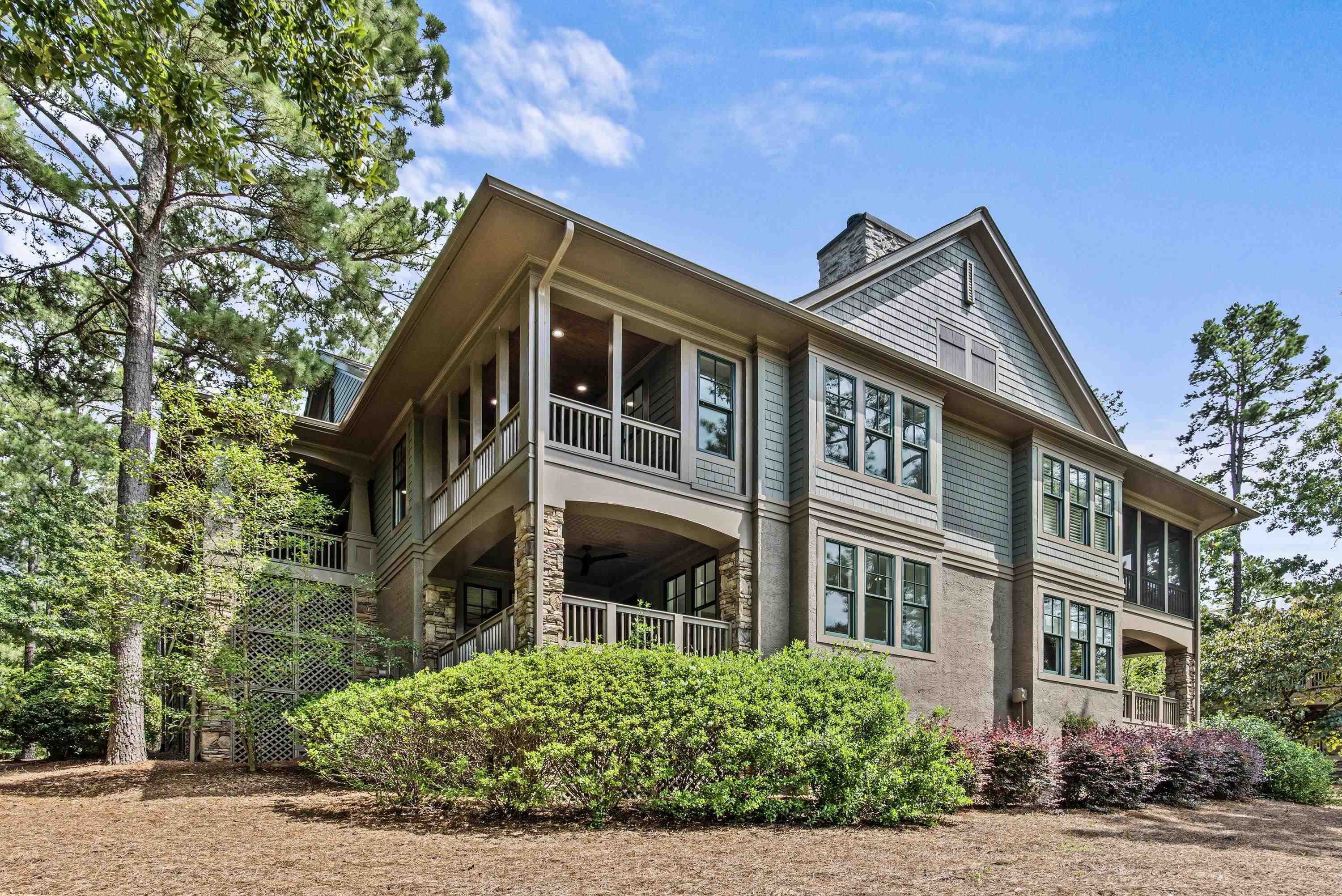 1050 ROYAL LANE