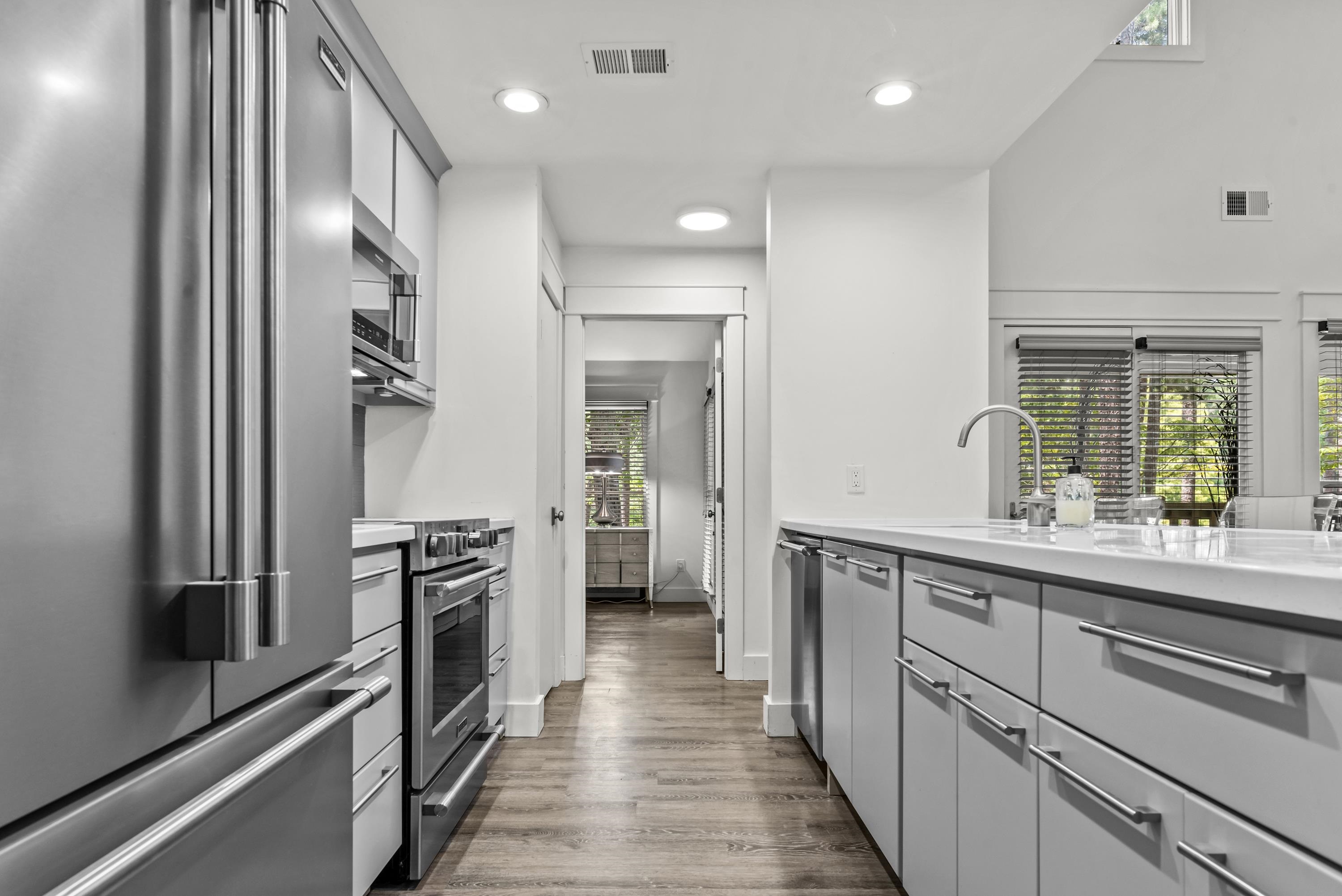 1011 CLUB HOUSE LANE