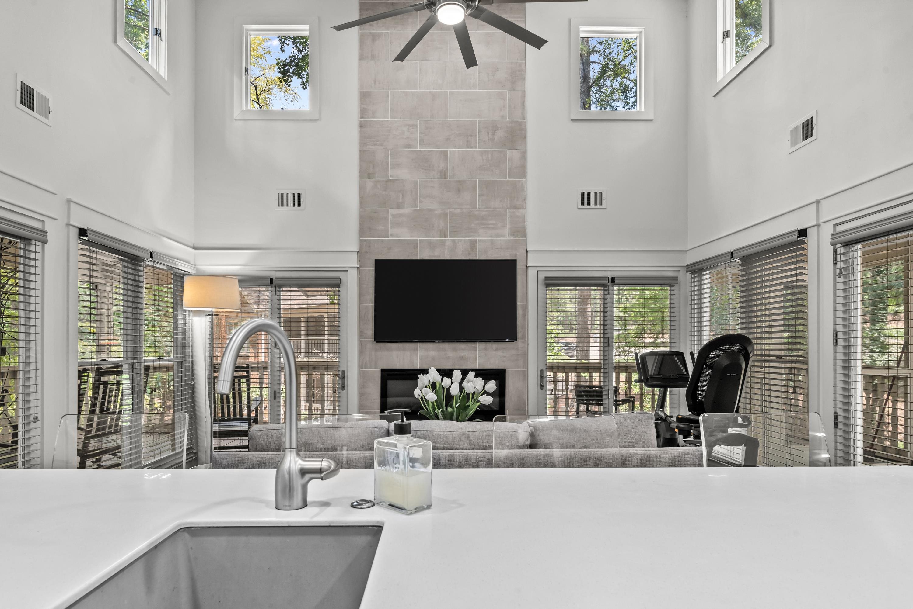 1011 CLUB HOUSE LANE