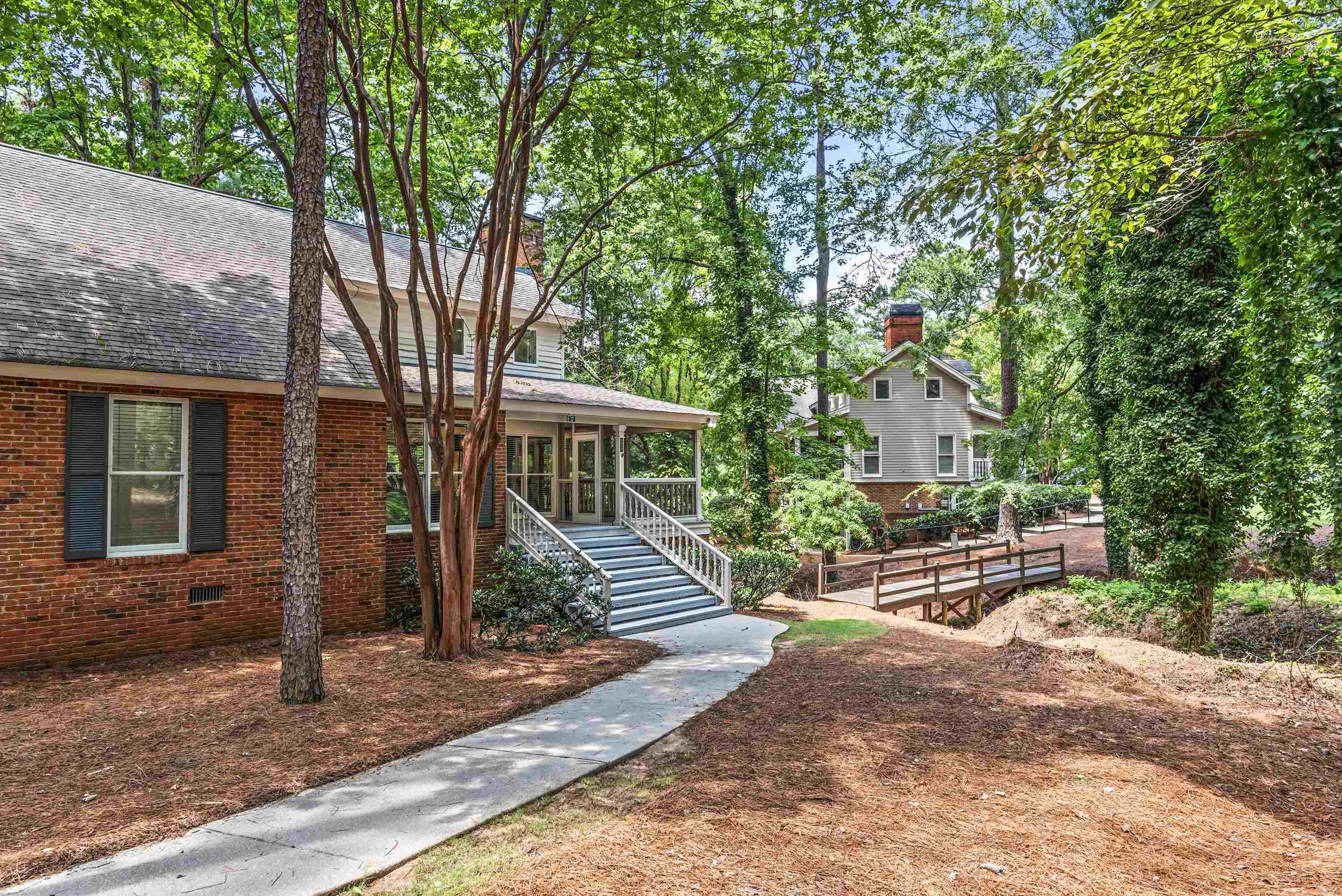 1011 CLUB HOUSE LANE