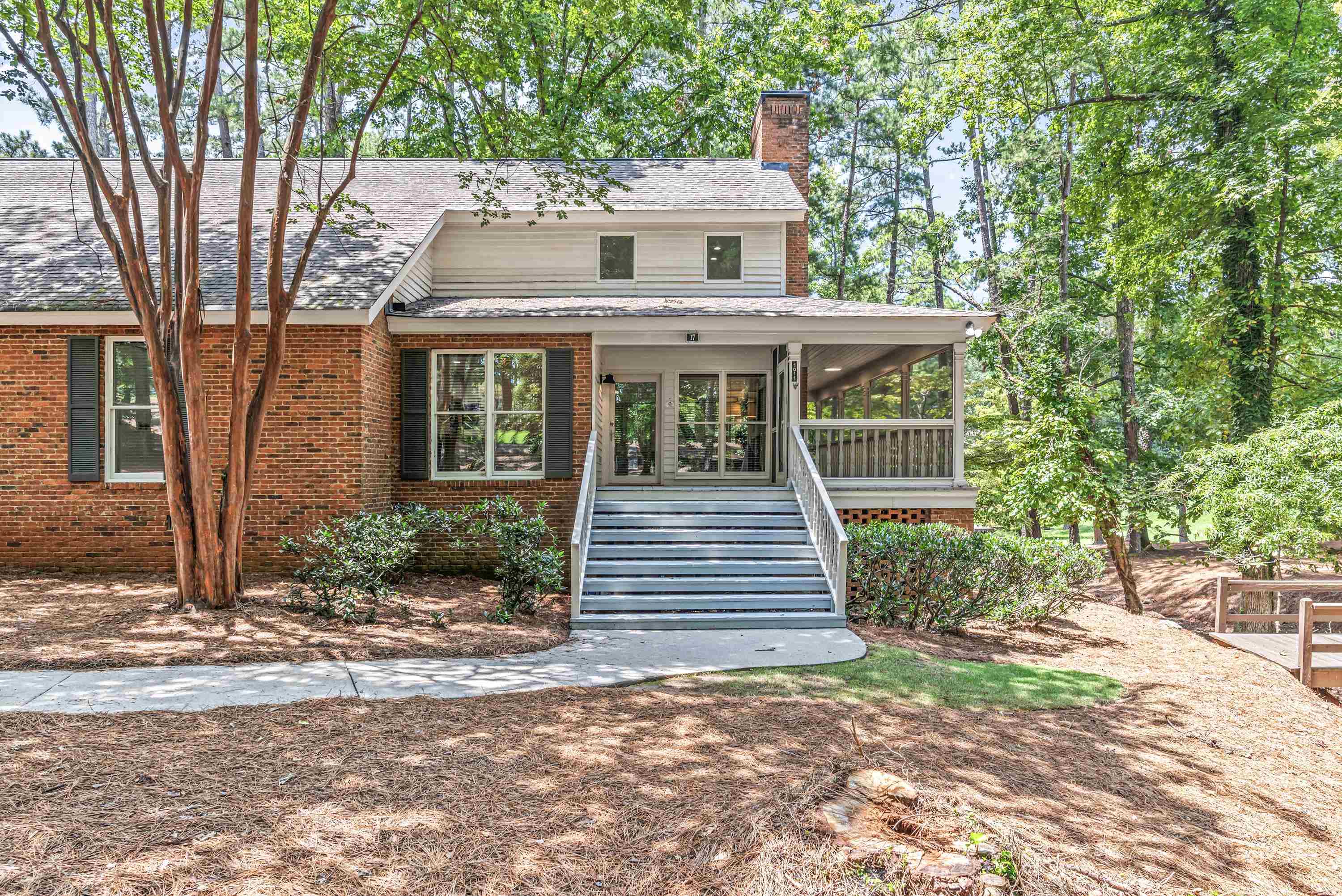 1011 CLUB HOUSE LANE