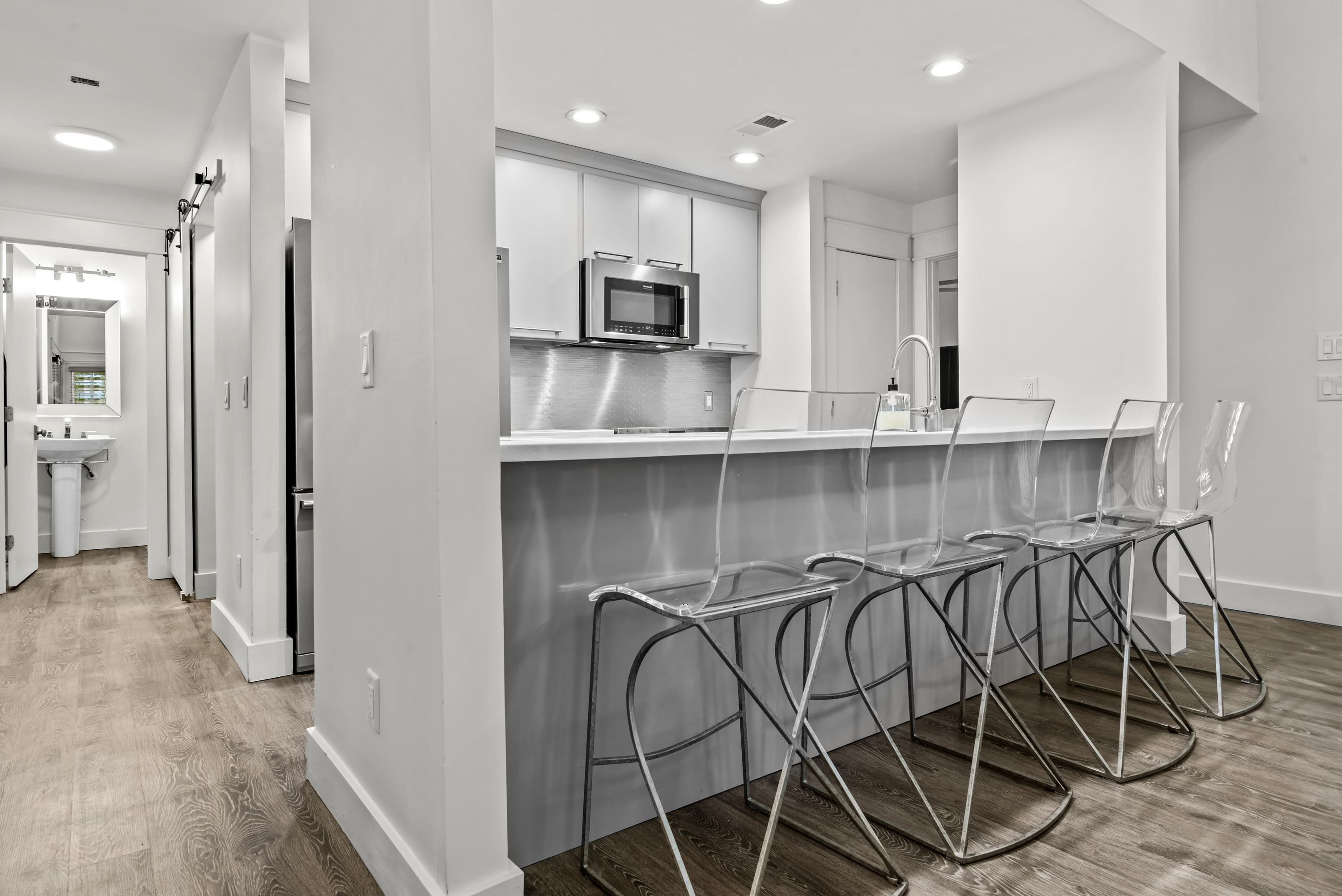 1011 CLUB HOUSE LANE