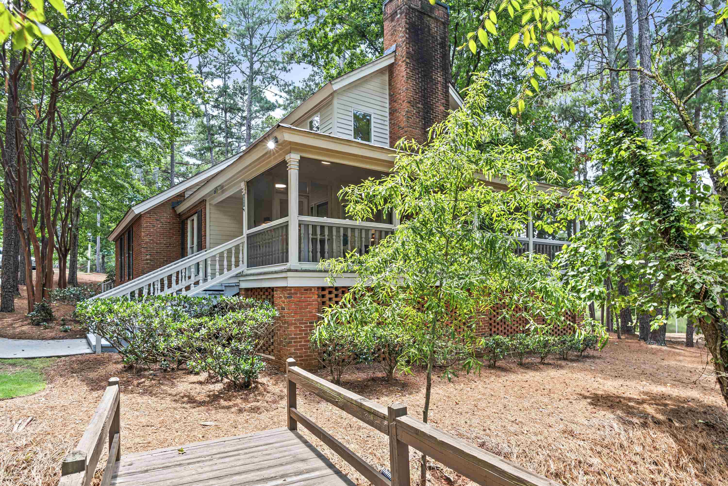 1011 CLUB HOUSE LANE