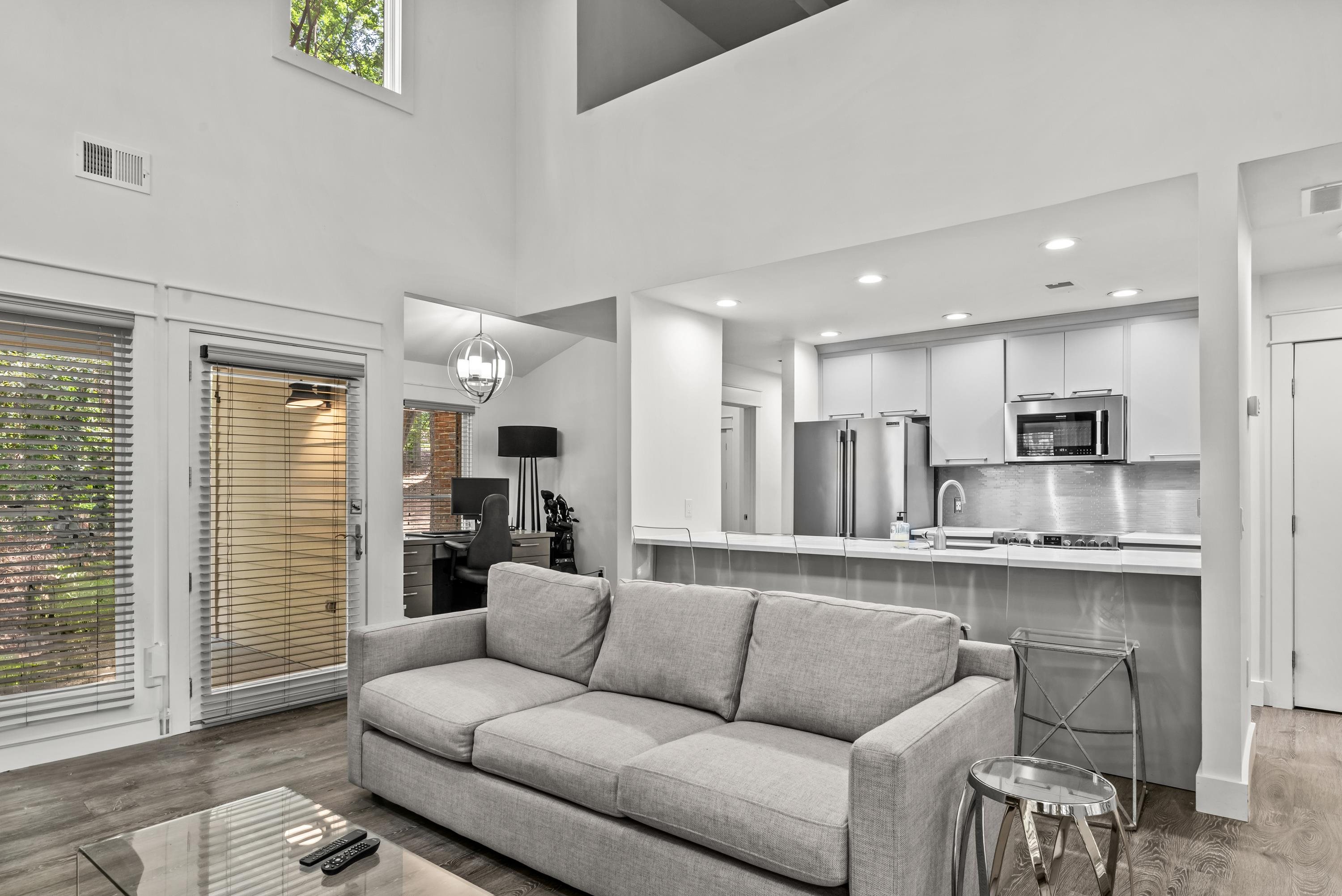 1011 CLUB HOUSE LANE
