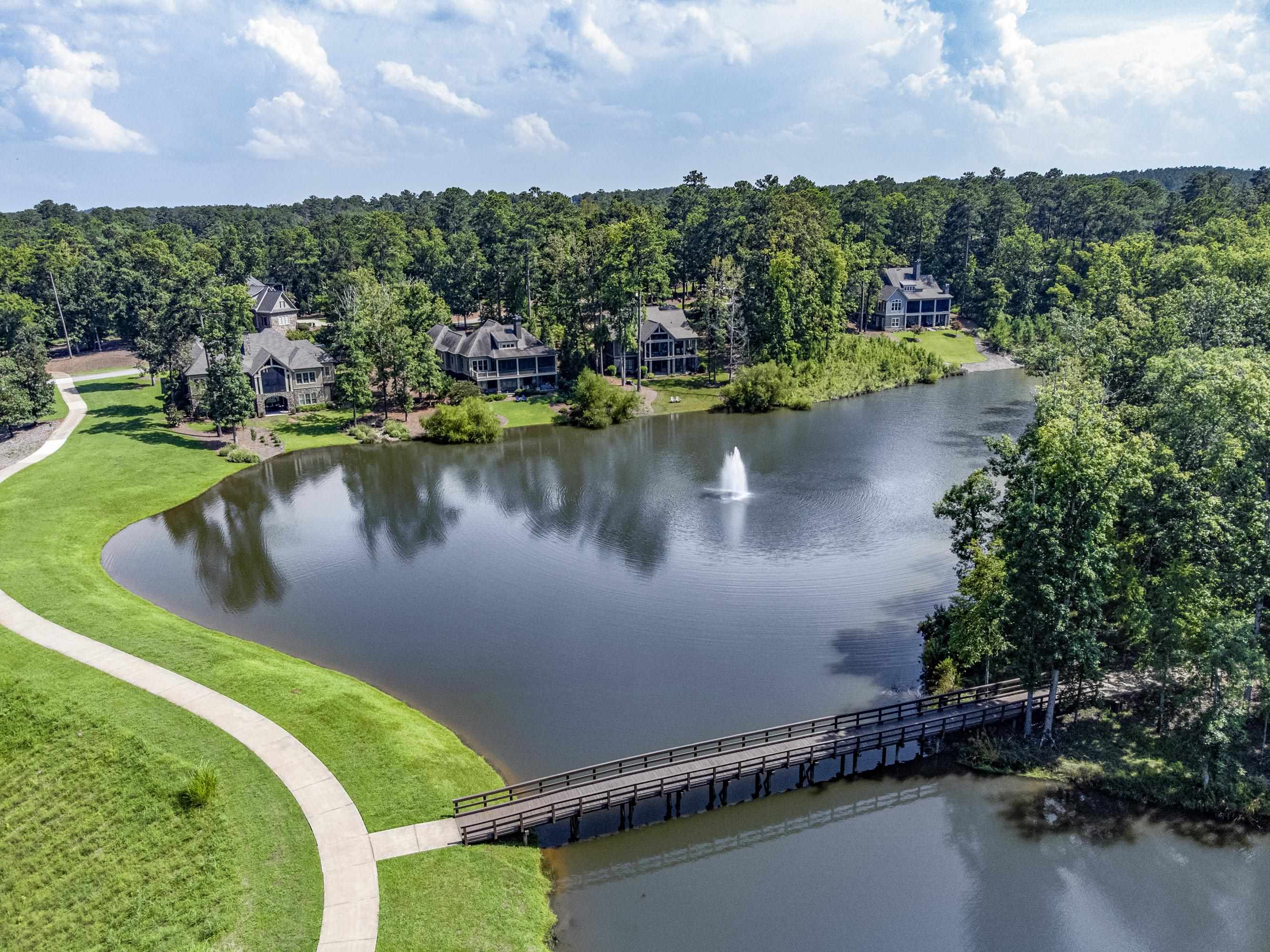 1000 WOODRIDGE LOOP