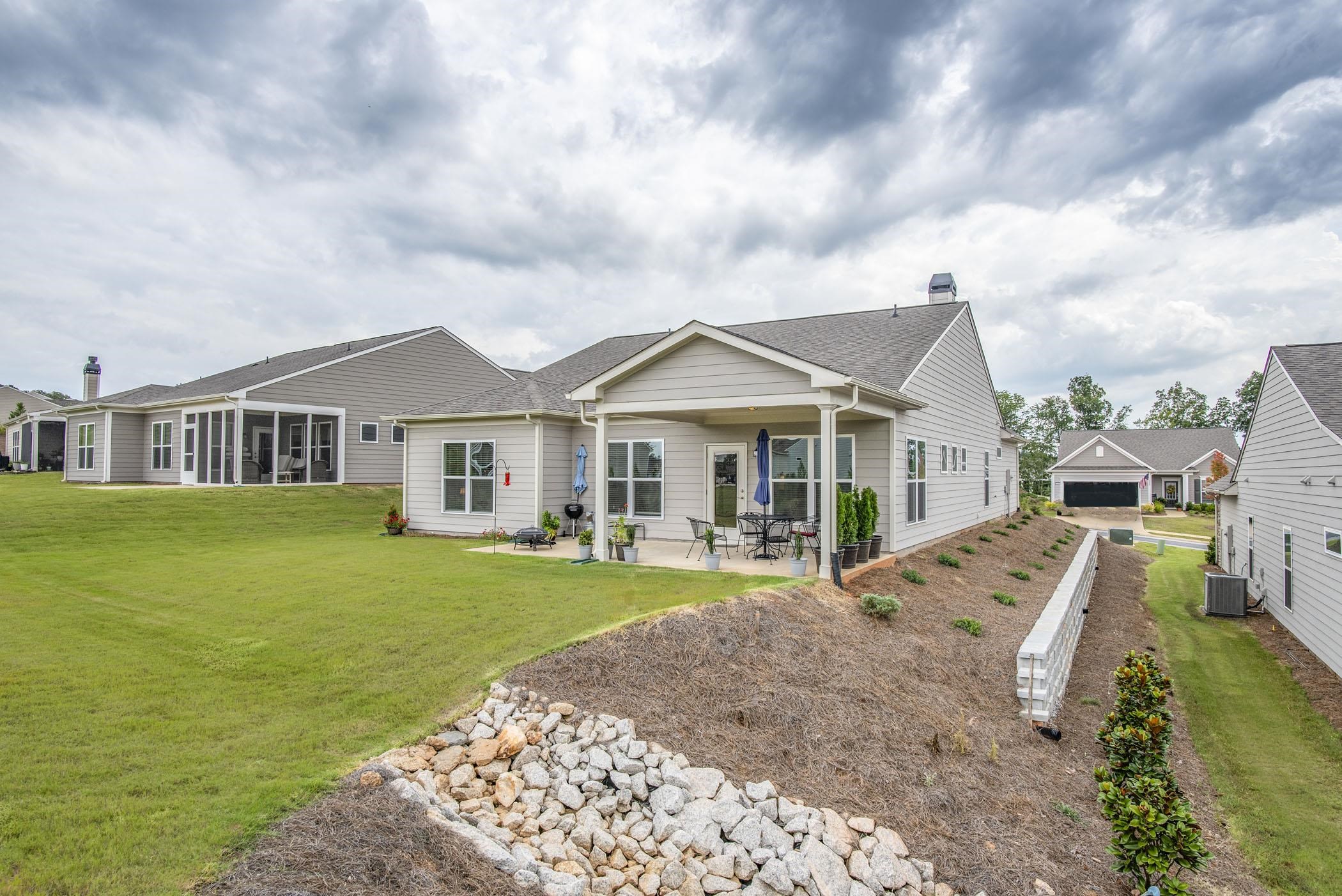 1021 LITTLE SHOALS RD