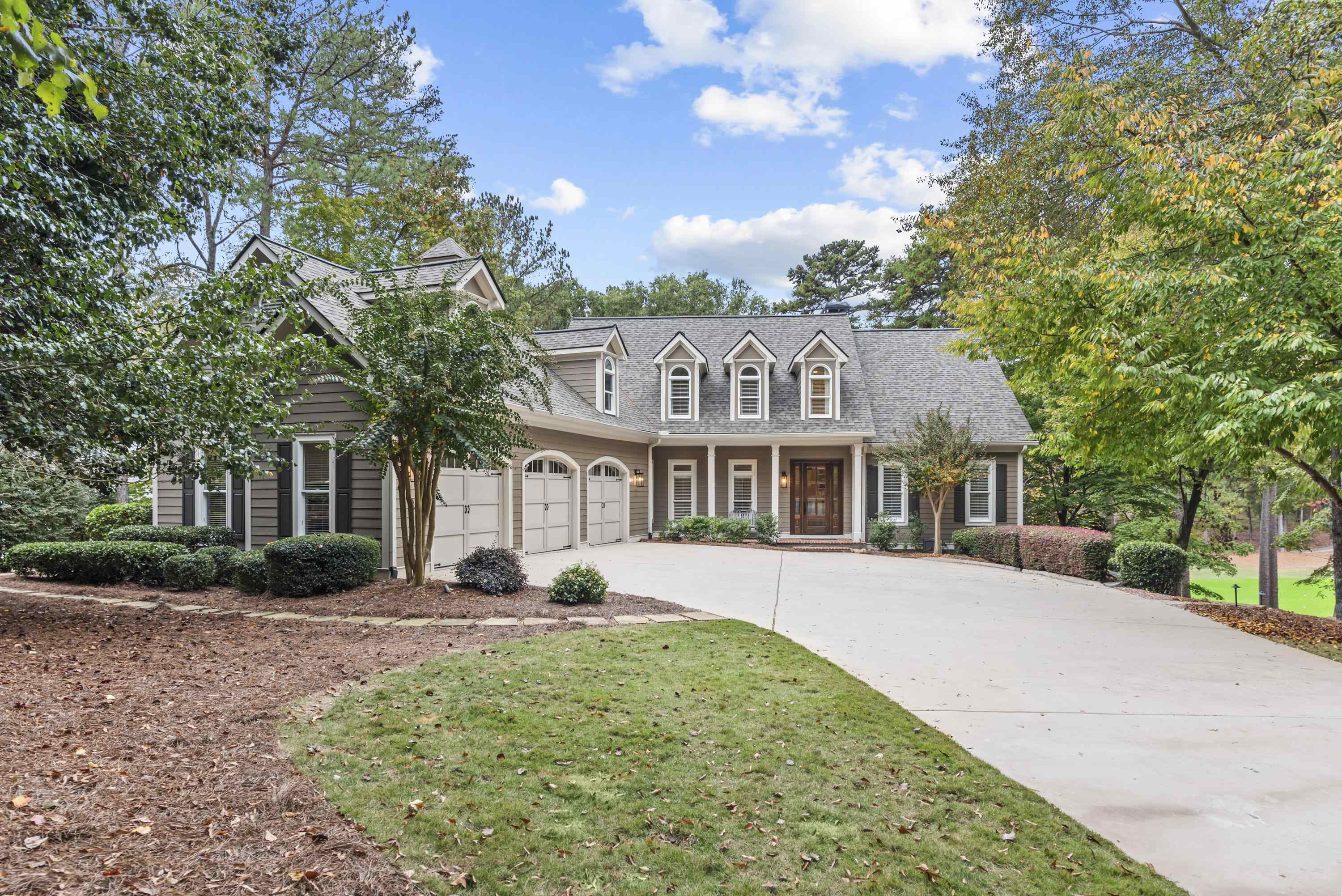 1061 GRESHAMS FORT