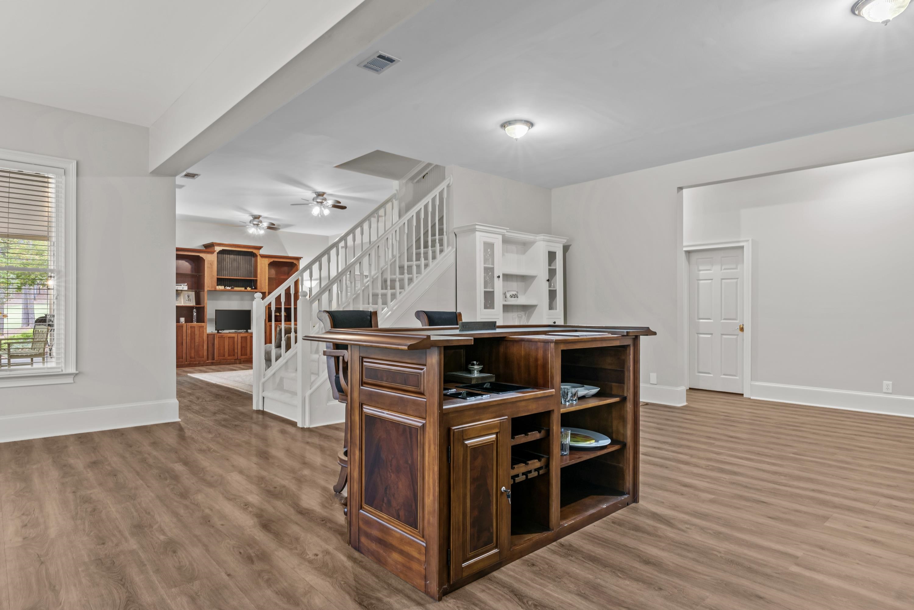 1061 GRESHAMS FORT