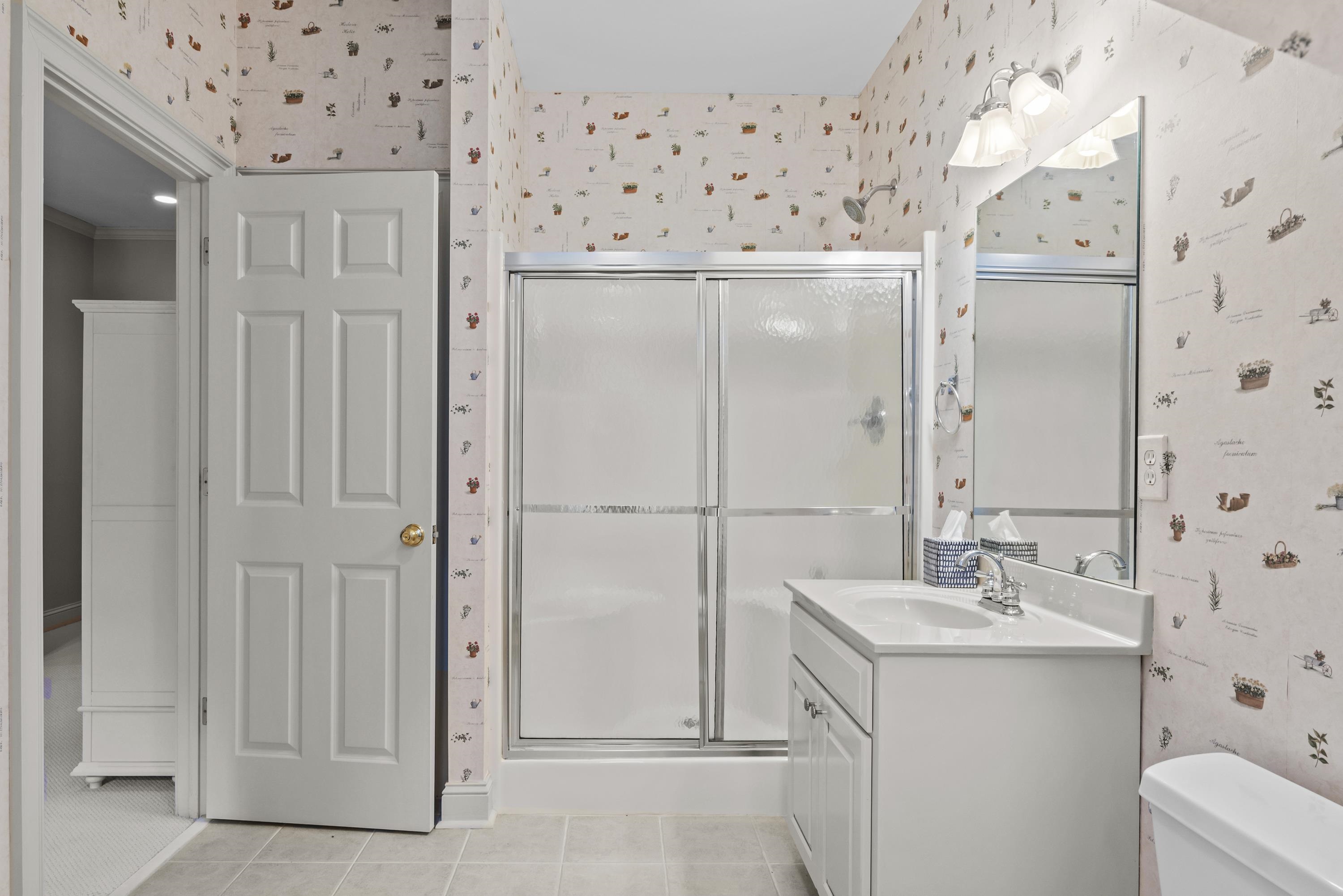 1061 GRESHAMS FORT
