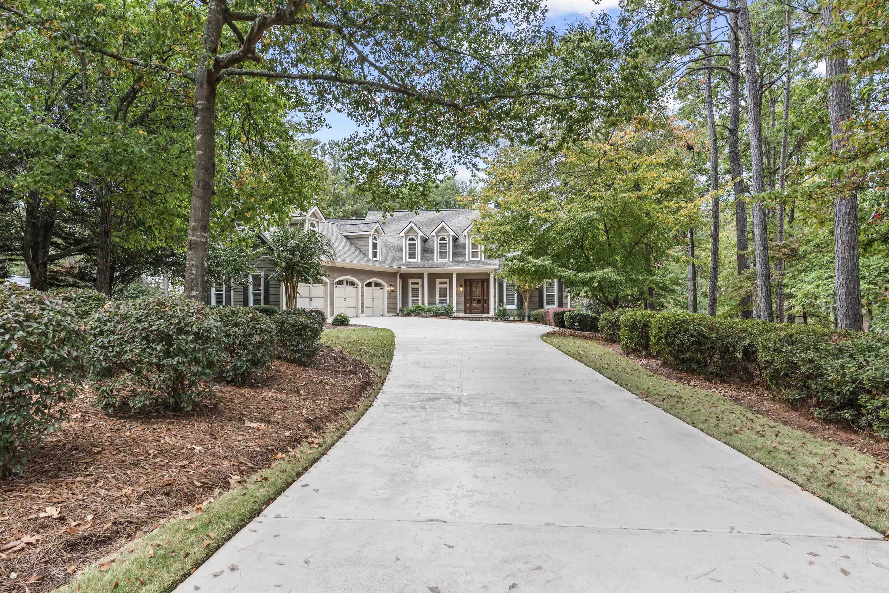 1061 GRESHAMS FORT