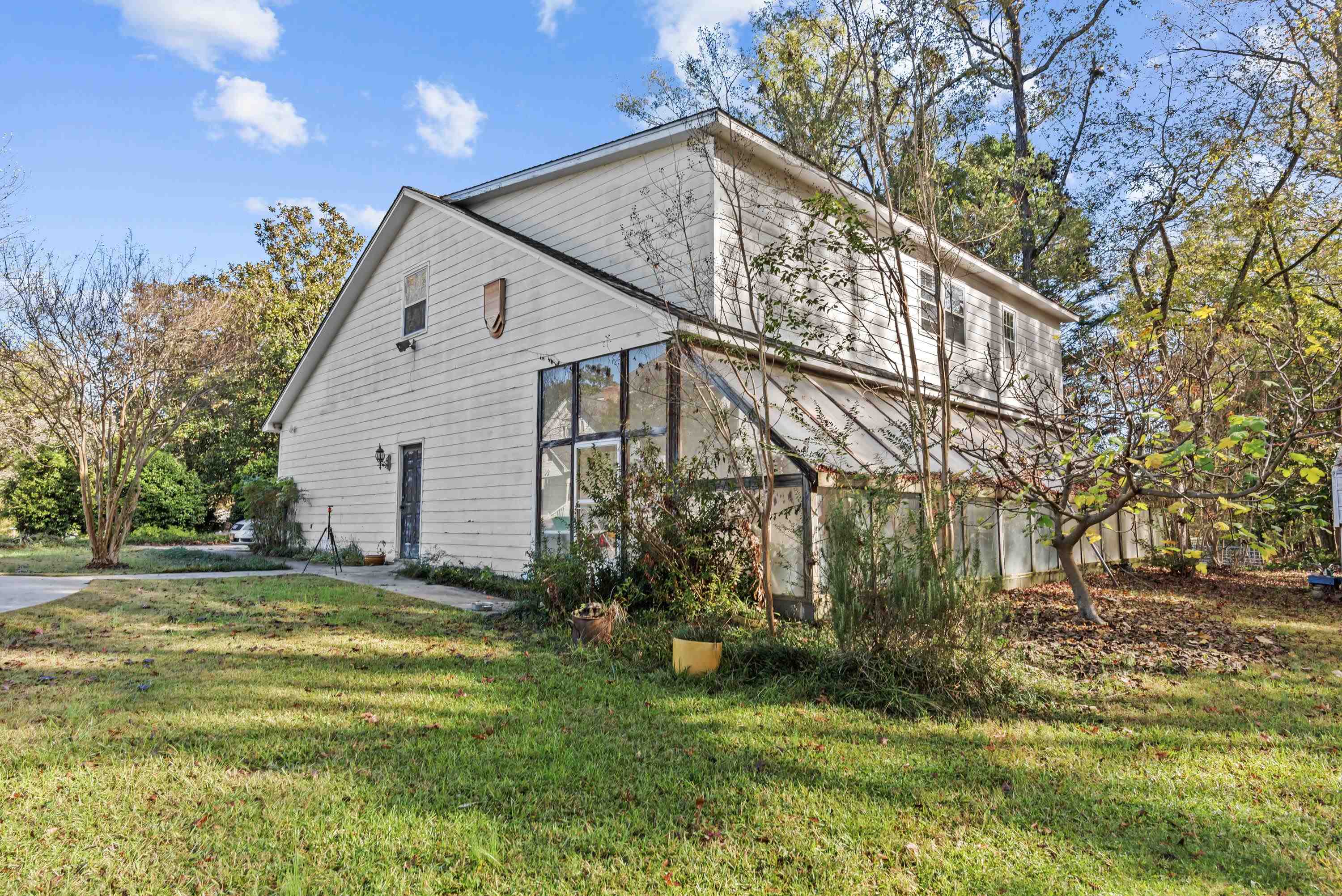 1091 E PEACHTREE AVENUE