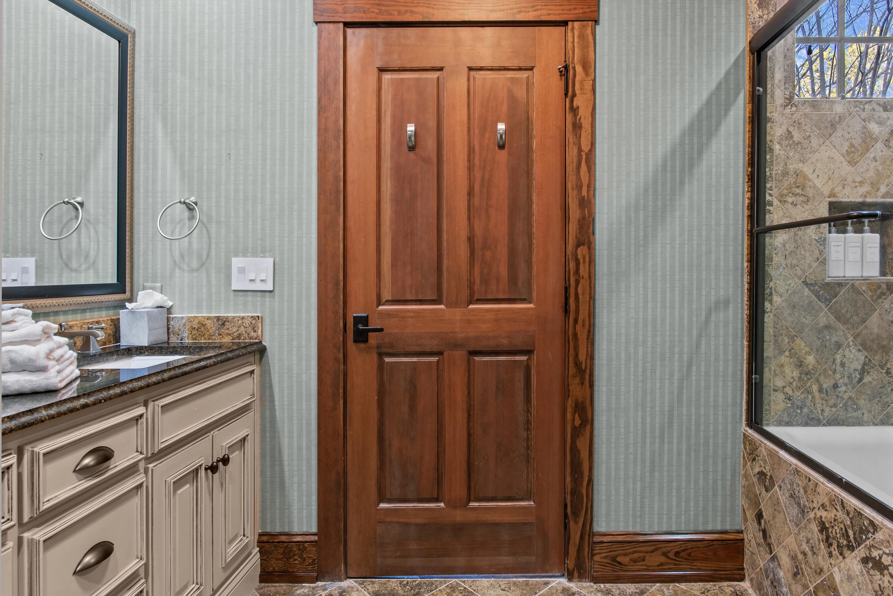 1210 COTTAGE LANE EAST