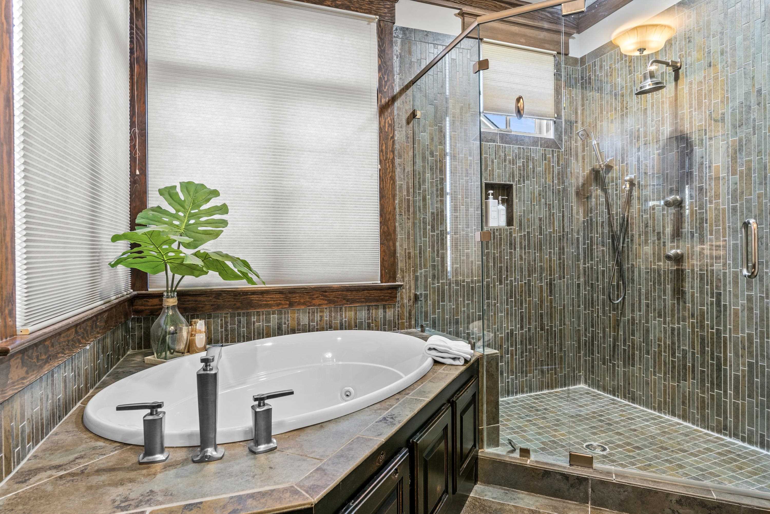 1210 COTTAGE LANE EAST