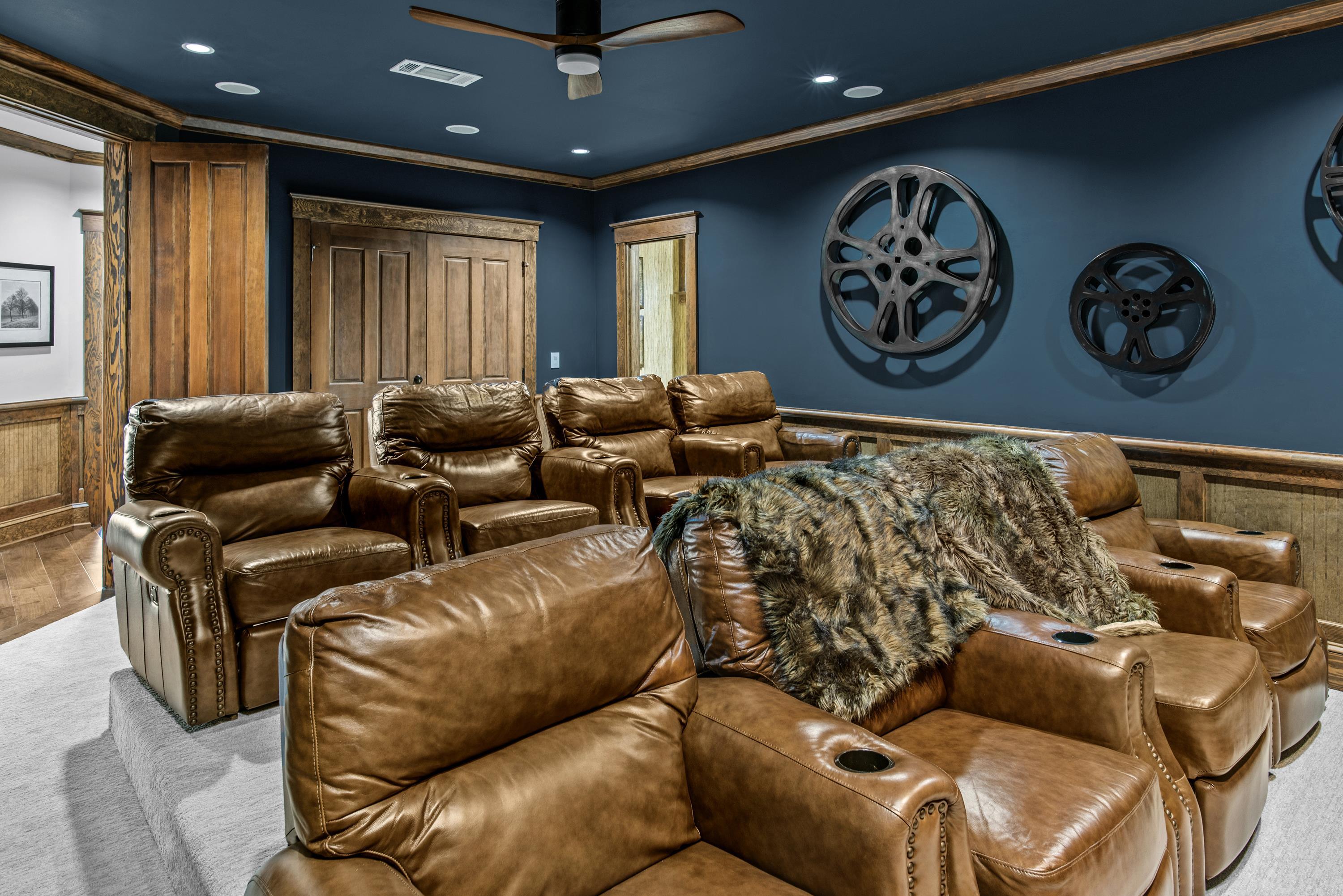 1210 COTTAGE LANE EAST