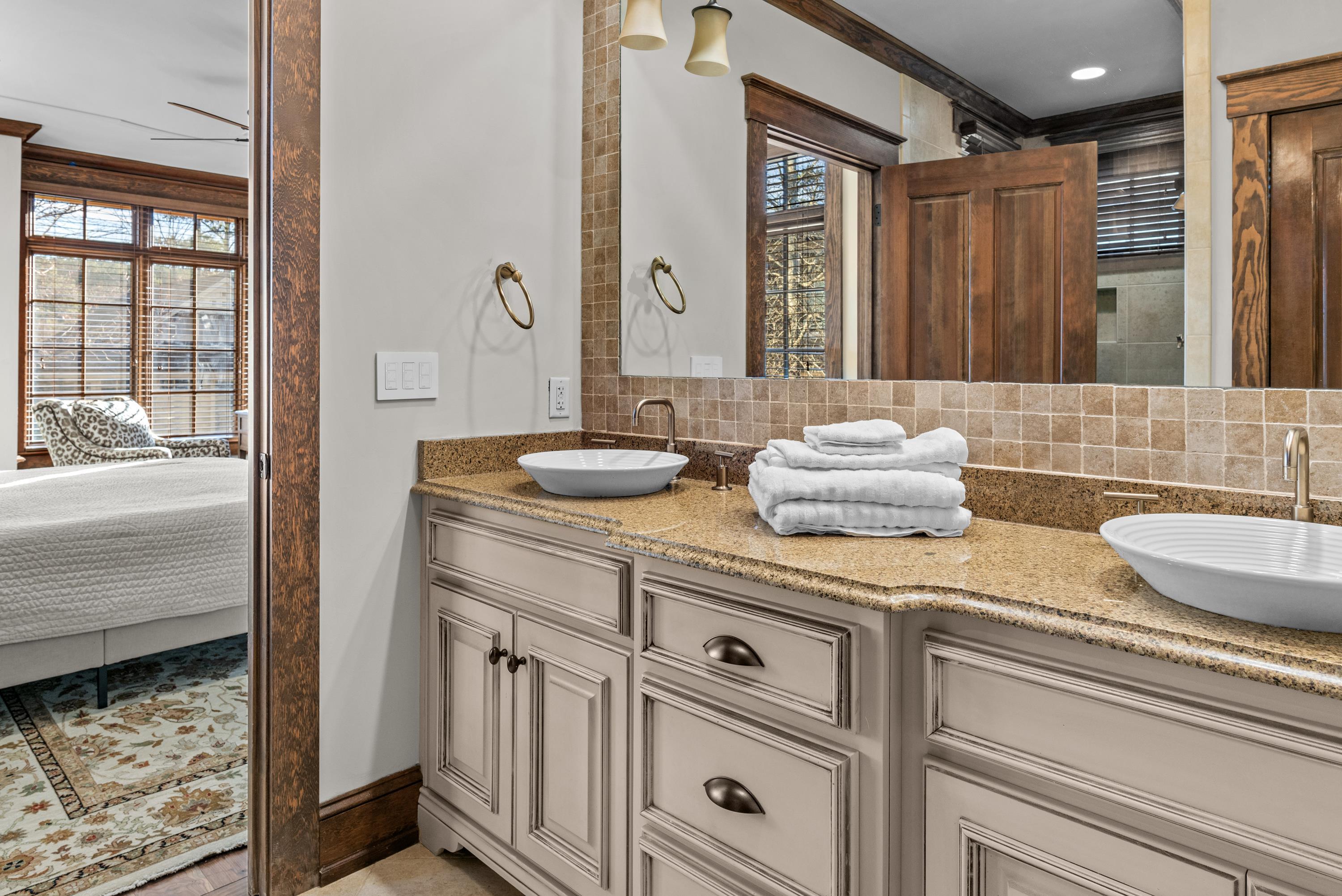 1210 COTTAGE LANE EAST