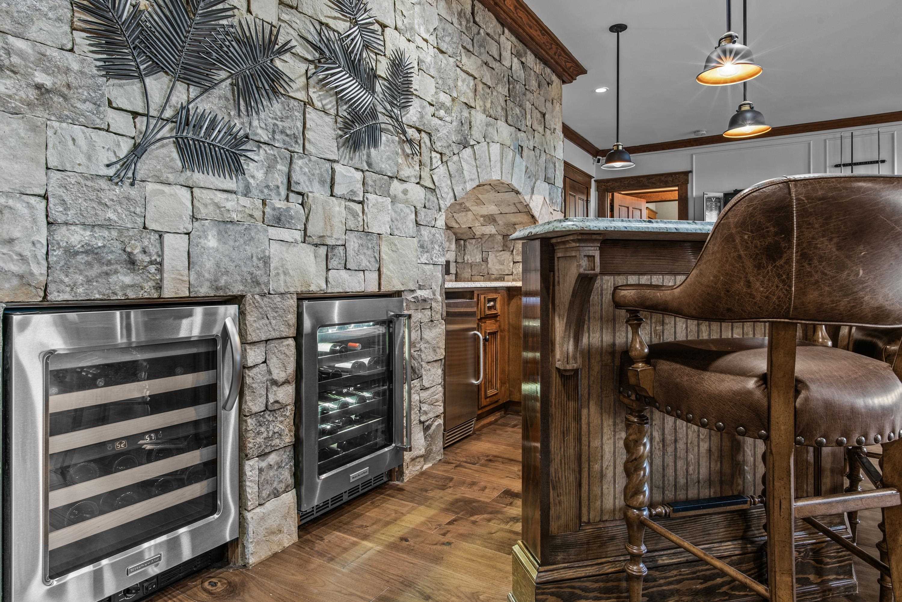 1210 COTTAGE LANE EAST