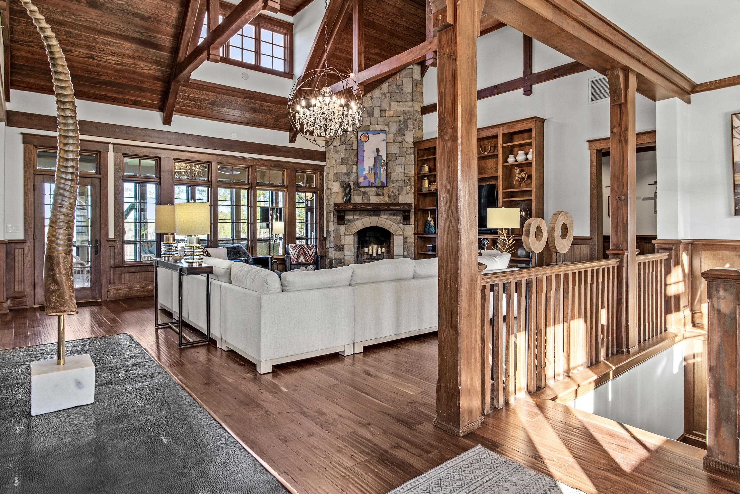 1210 COTTAGE LANE EAST