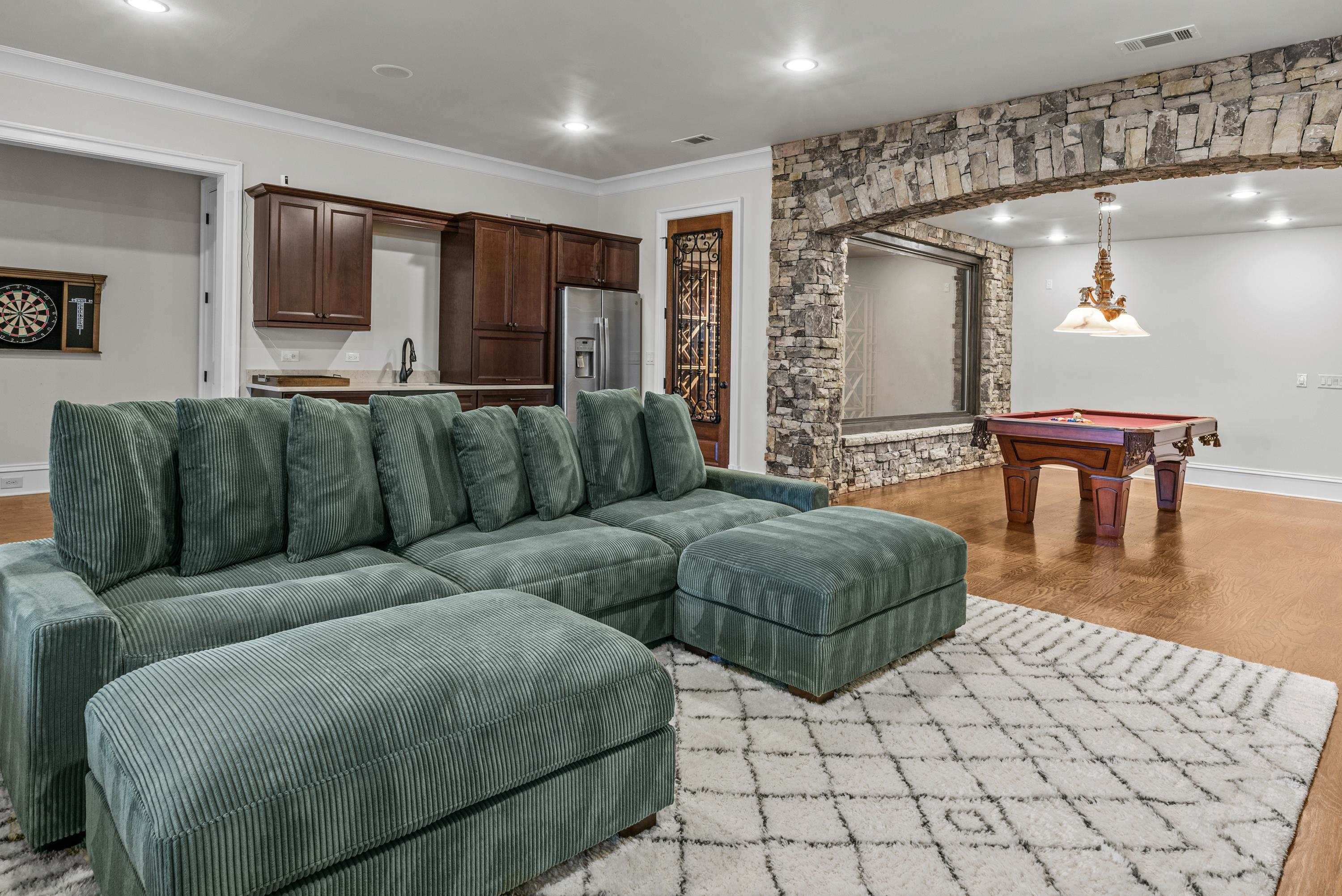 1030 RIDGE GROVE