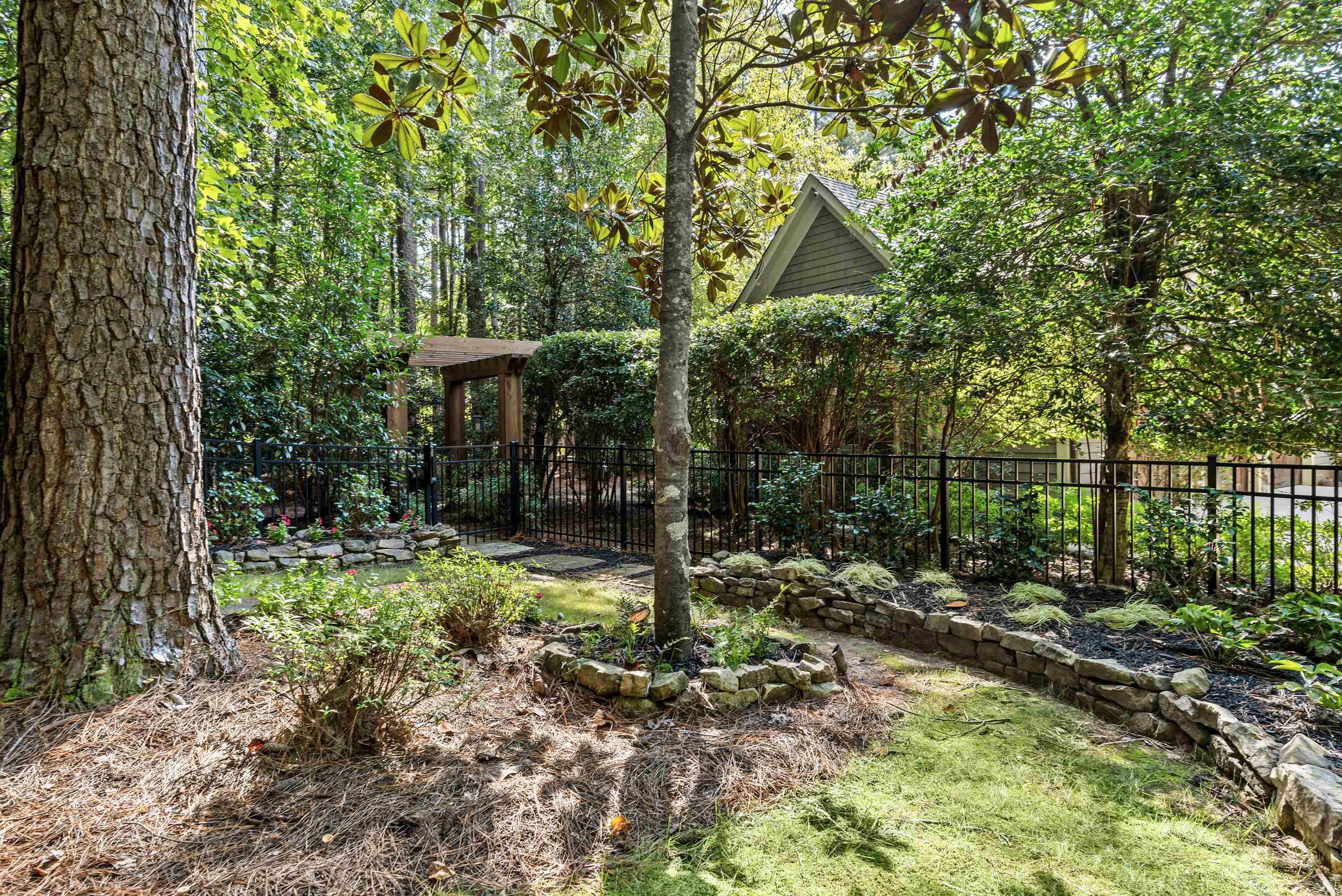 1831 PARROTTS POINTE ROAD