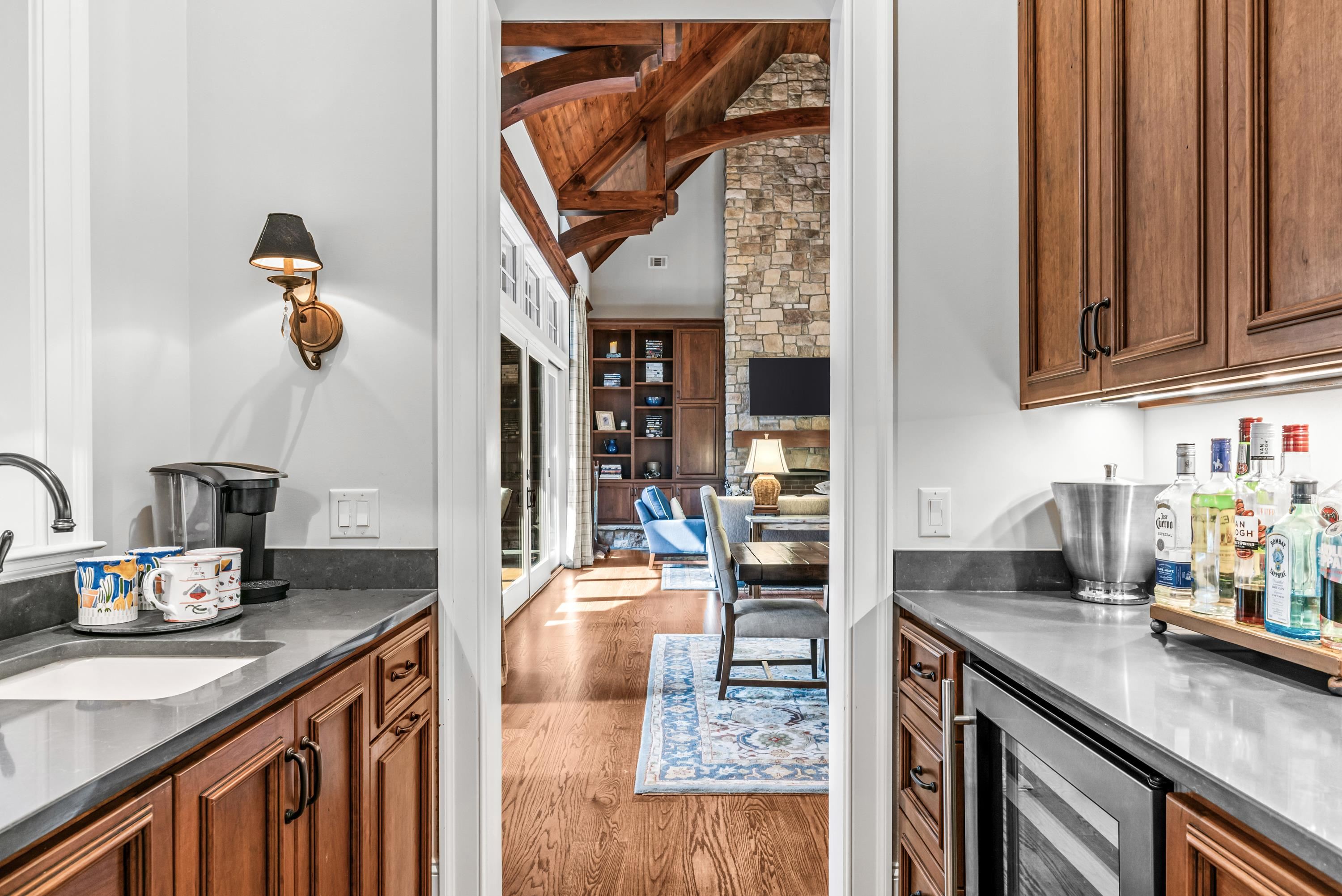 1831 PARROTTS POINTE ROAD