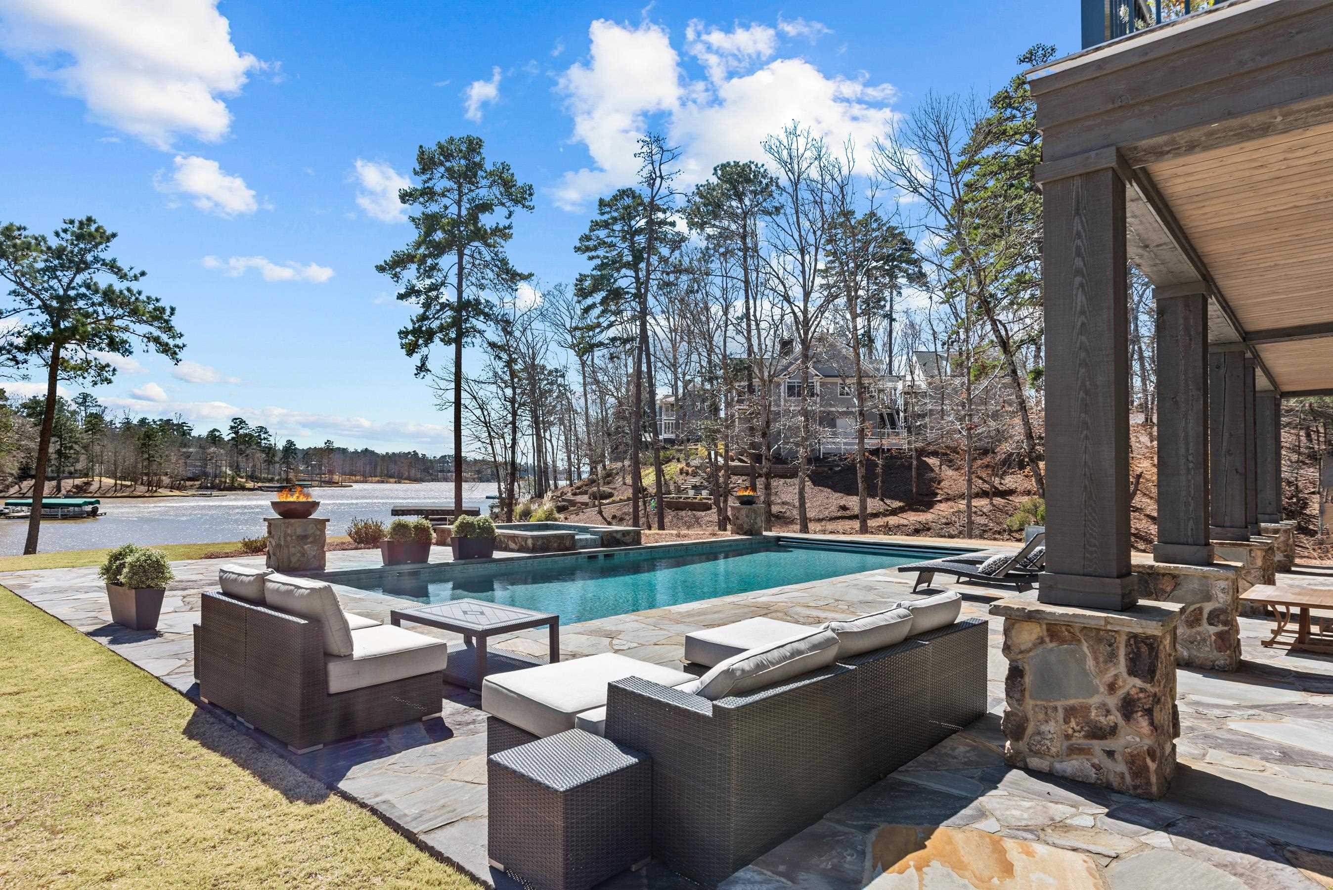 1051 LIBERTY BLUFF LANE
