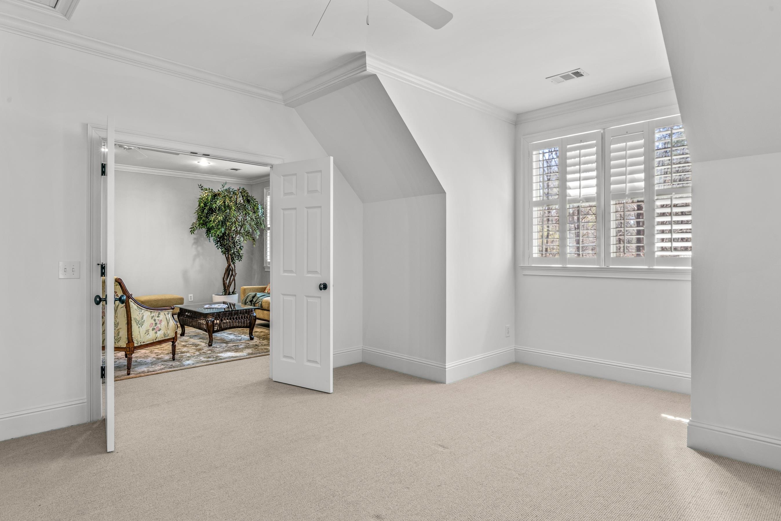 1000 OSLIN PLACE